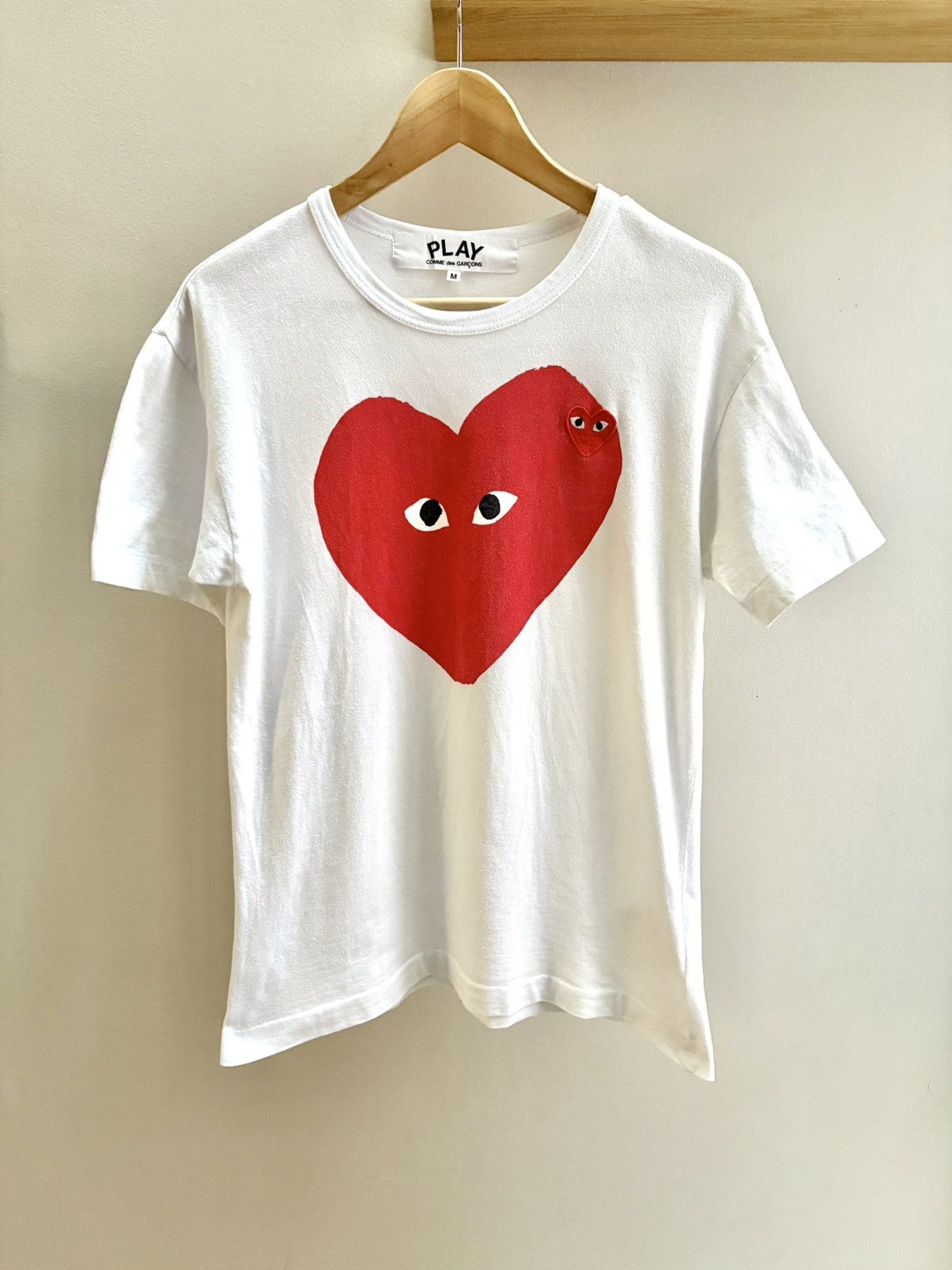 Comme des Garcons PLAY Comme des Garcons Play white embroidered heart logo t-shirt Size US M / EU 48-50 / 2 - 1 Thumbnail