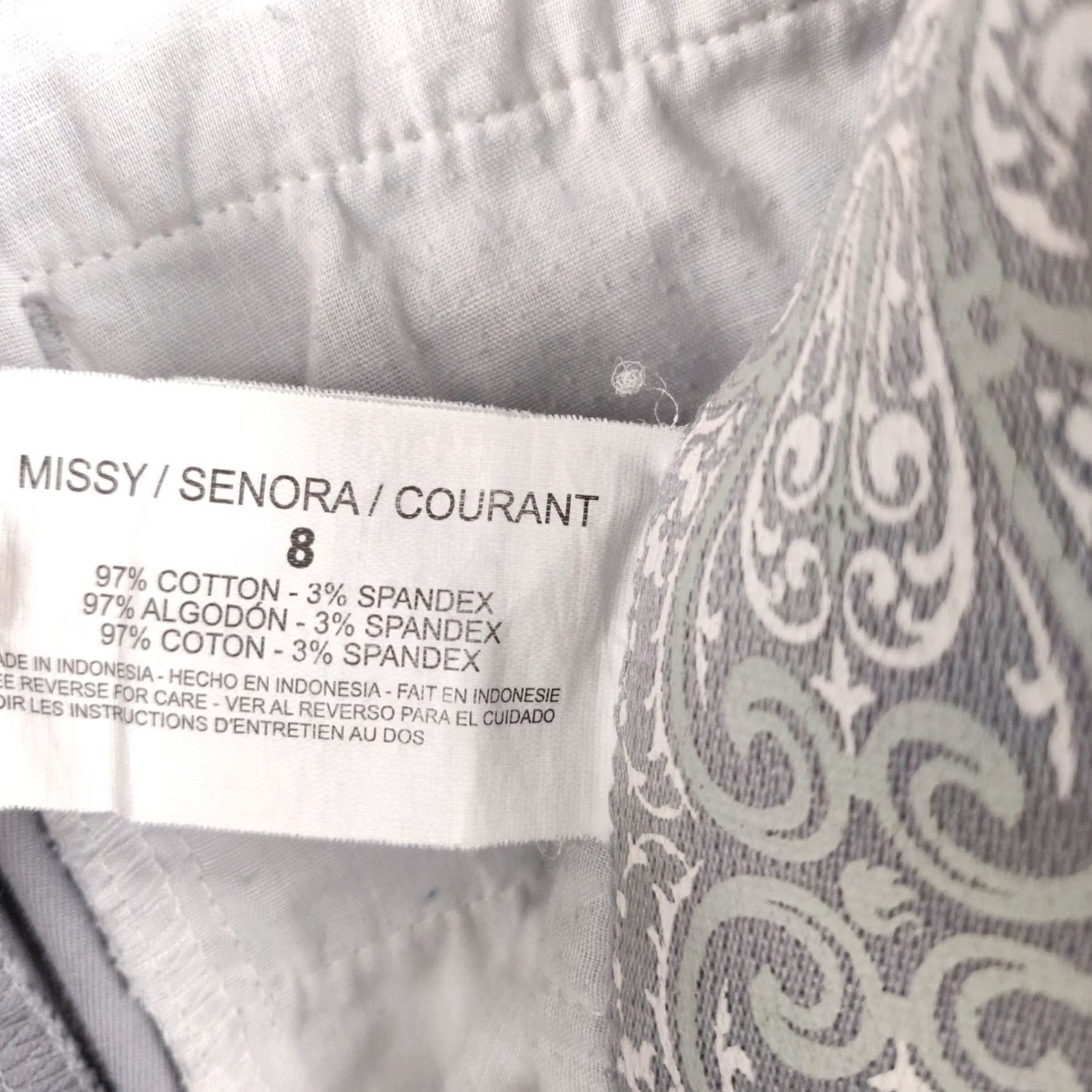 Gloria Vanderbilt Gloria Vanderbilt Shorts Womens 8 Gray Chino Mid Rise Flat Front Cotton Blend Adult Regular Gray Vintage No Size 24" / US 00 / IT 34 - 4 Thumbnail