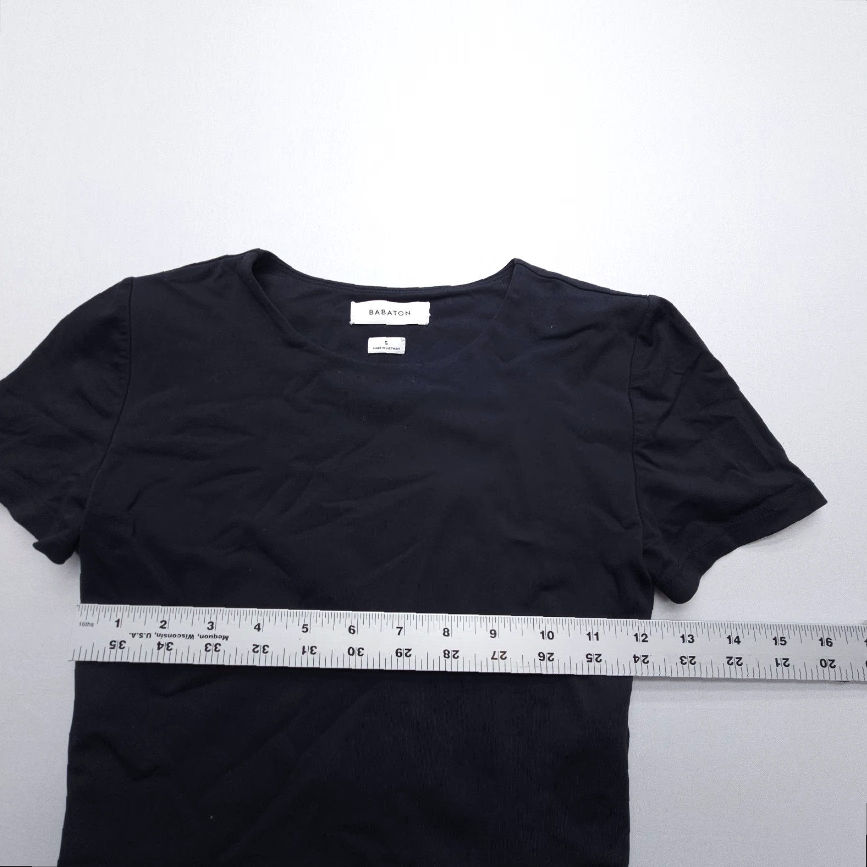 Aritzia Aritzia T-Shirt Women Cropped Slim Crew Neck Short Sleeve Black S Nylon Spandex Microfiber Solid USA Size S / US 4 / IT 40 - 5 Thumbnail