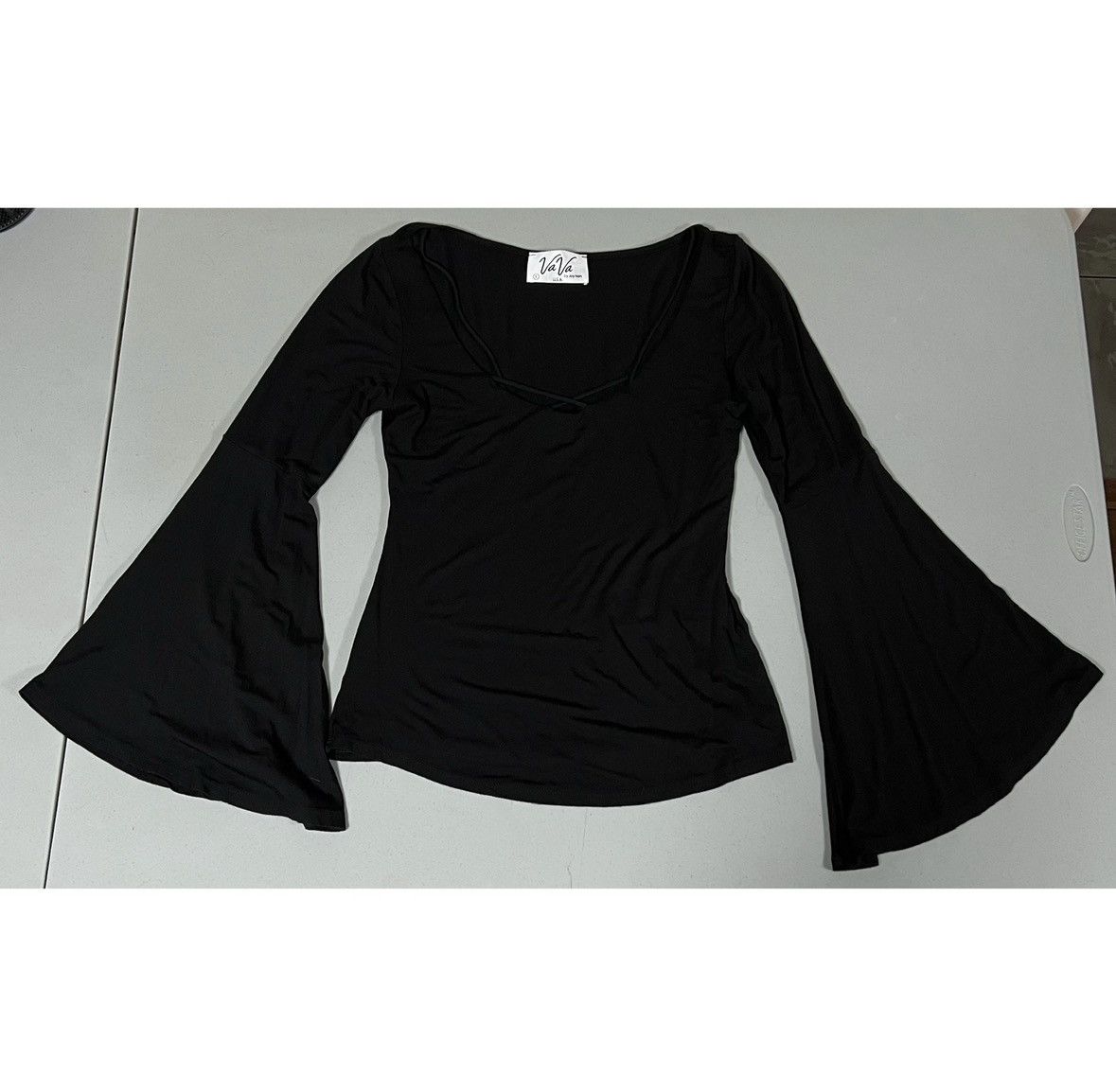 VaVa Black Solid Cut-Out Bell Sleeve Shirt Top Blouse Tee Size S🖤 Size S / US 4 / IT 40 - 2 Thumbnail