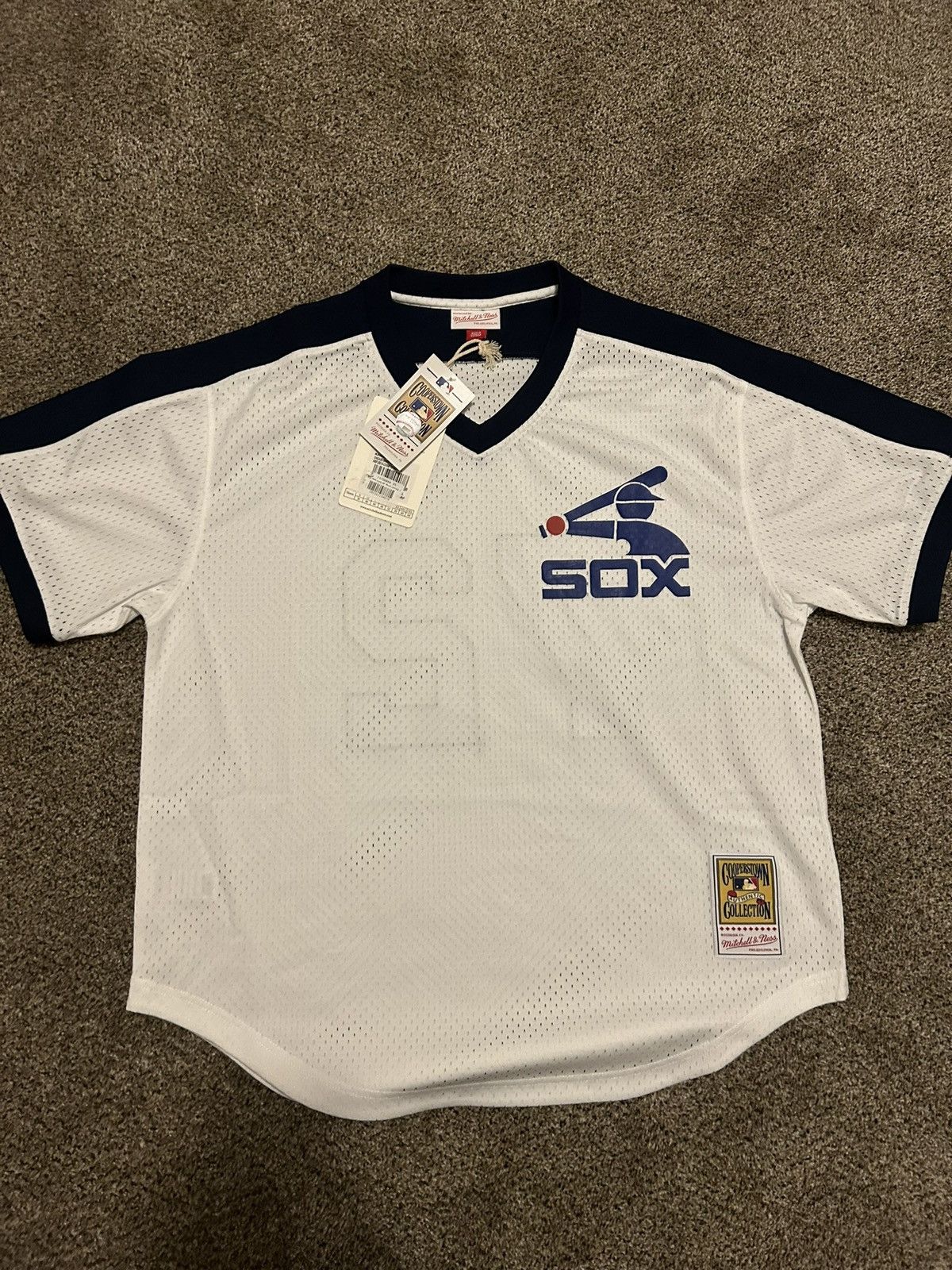 Mitchell & Ness Chicago White Sox Carlton Fisk 1981 Mesh BP Jersey Size XL Size US XL / EU 56 / 4 - 1 Thumbnail
