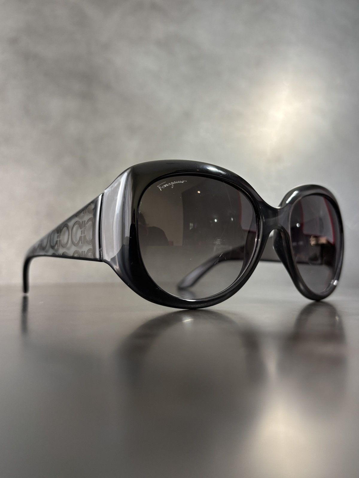 Salvatore Ferragamo 2000s Salvatore Ferragamo Sunglasses SF721S Monogram Vintage Size ONE SIZE - 23 Thumbnail