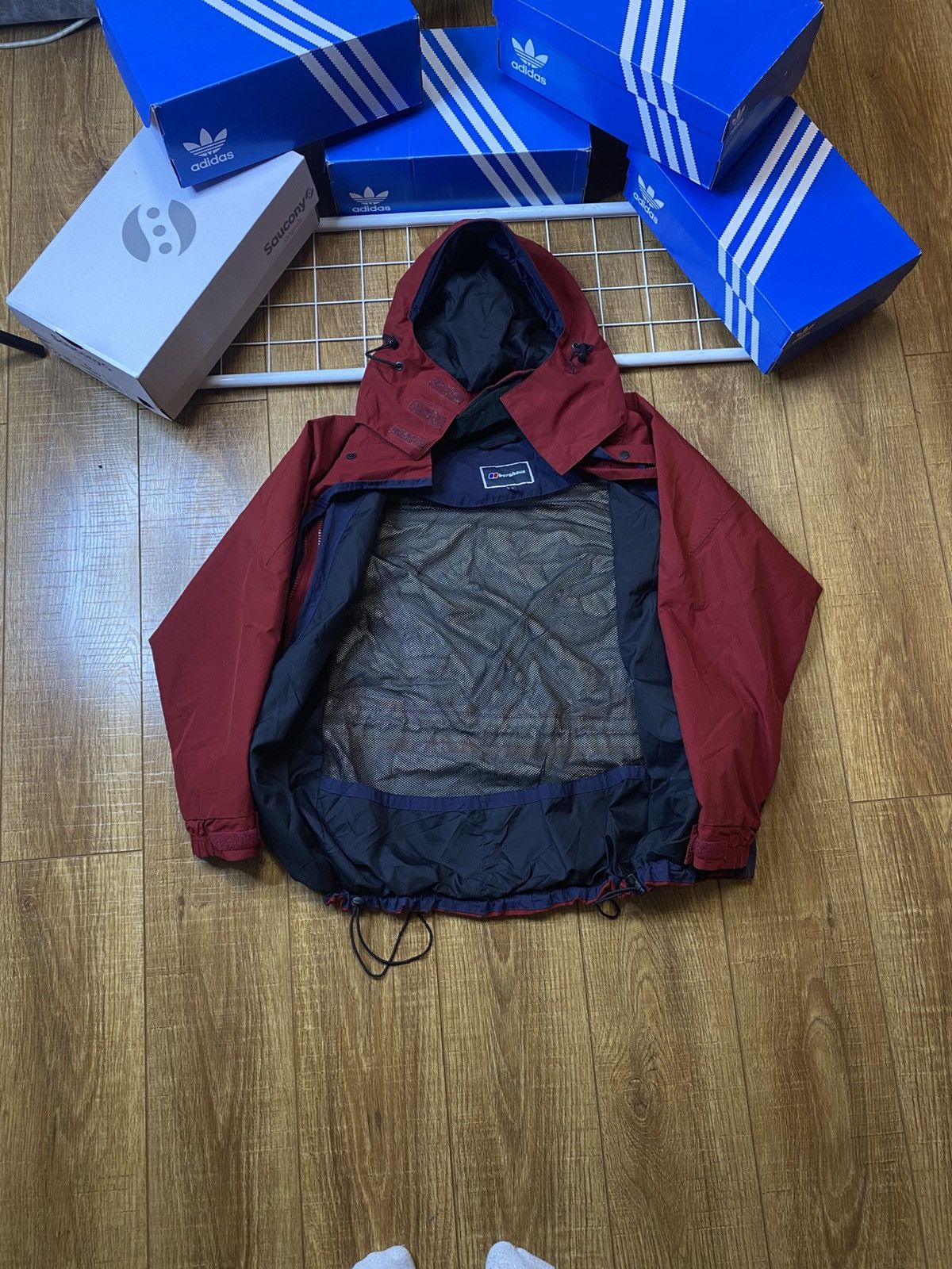 Berghaus Berghaus GORE-TEX Size M / US 6-8 / IT 42-44 - 4 Thumbnail