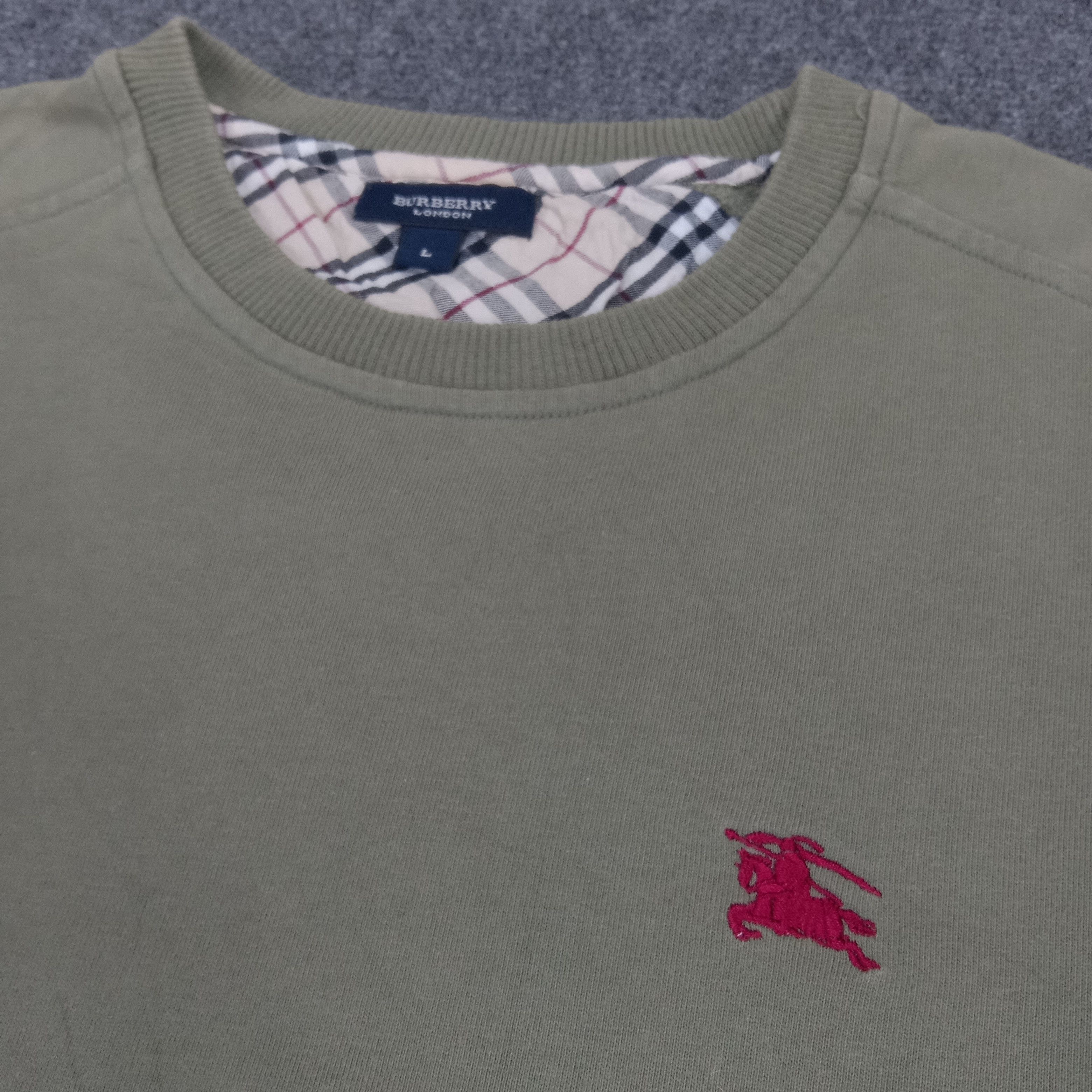 Vintage Burberry London Nova Check Small Logo Sweatshirt Size US S / EU 44-46 / 1 - 3 Thumbnail