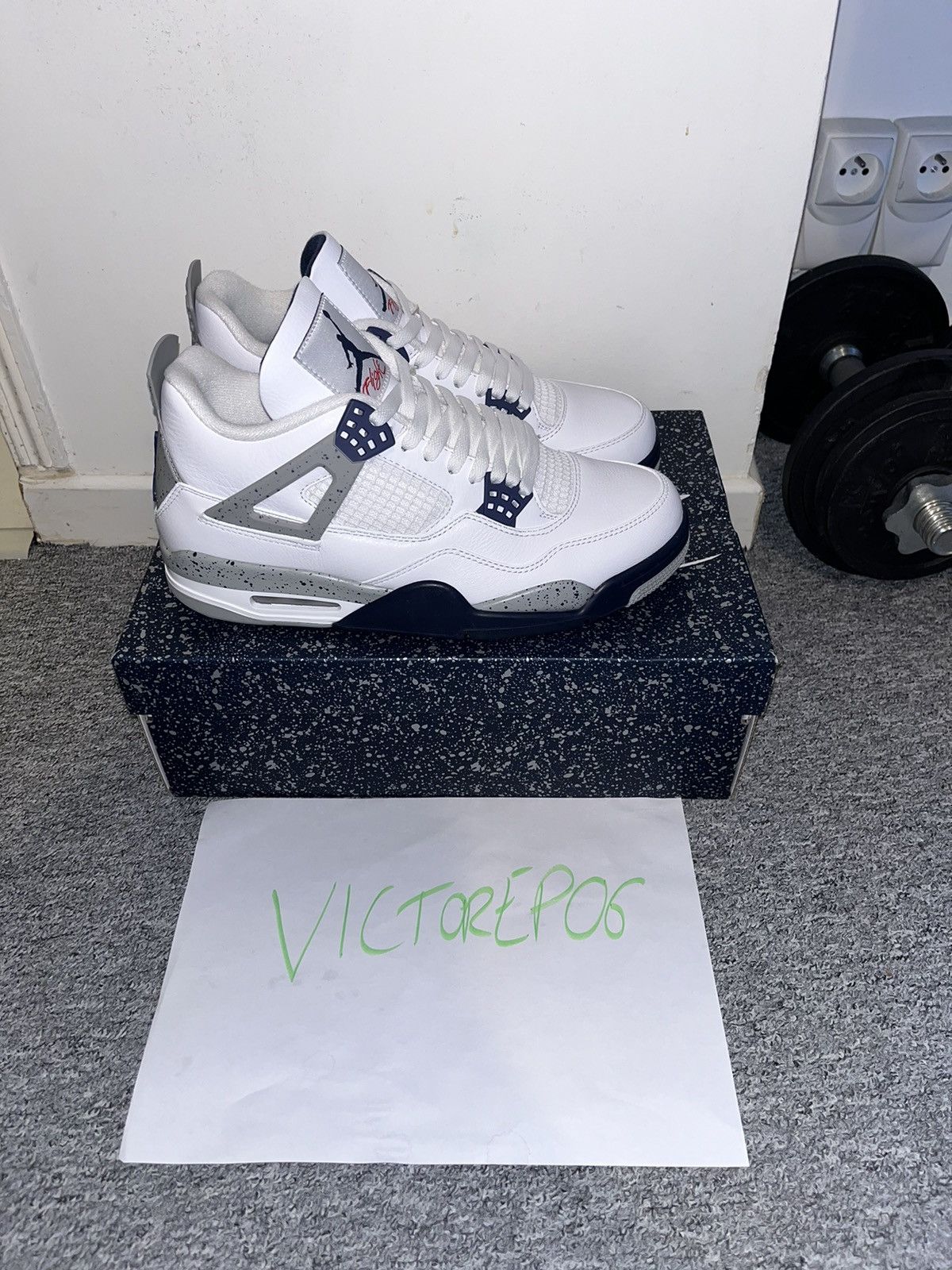 Jordan 4 Midnight Navy - DS / Brand New