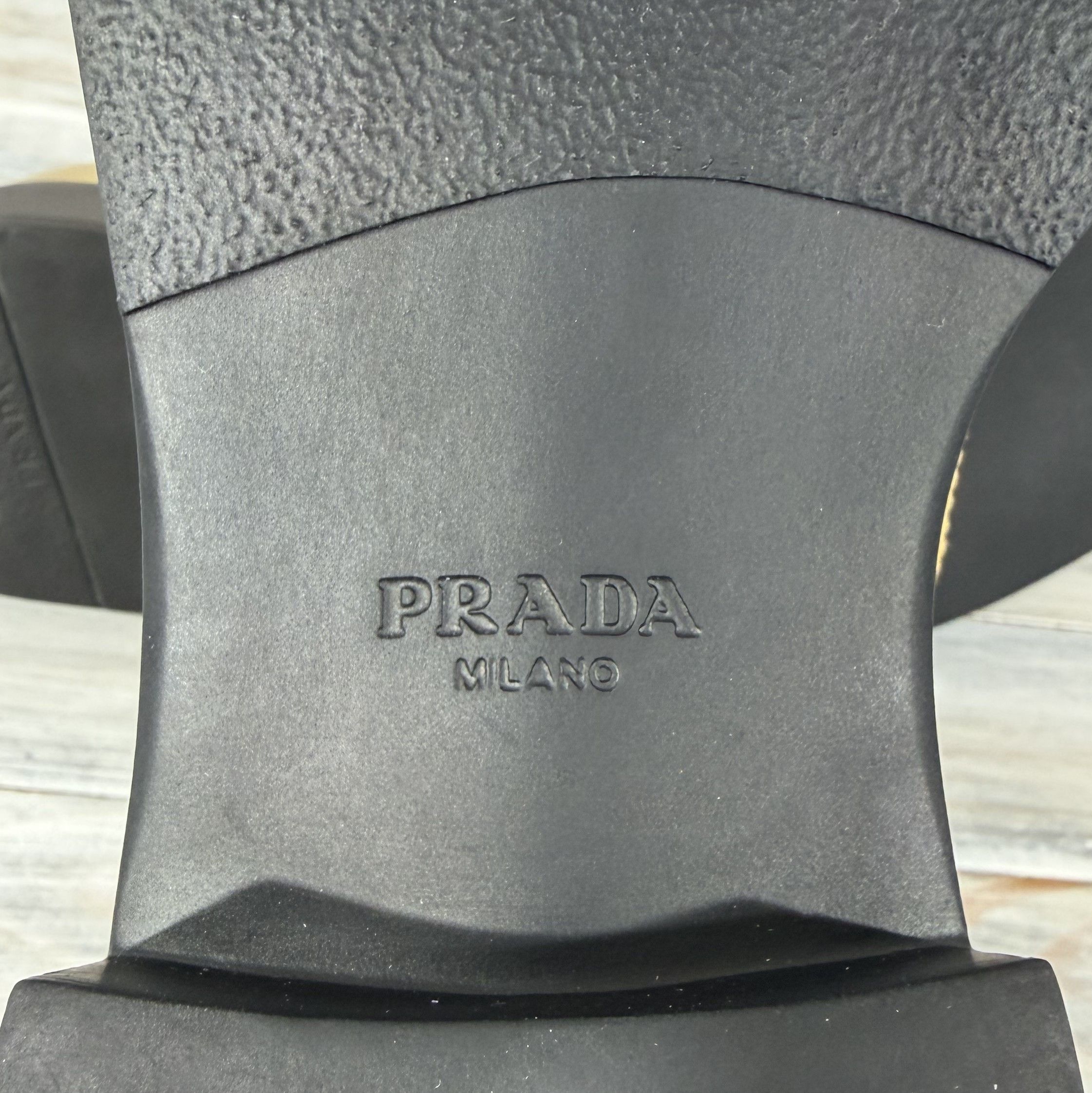 Prada PRADA Milano Metallic Gold Leather Loafers Triangular Logo Size US 10.5 / IT 40.5 - 9 Thumbnail