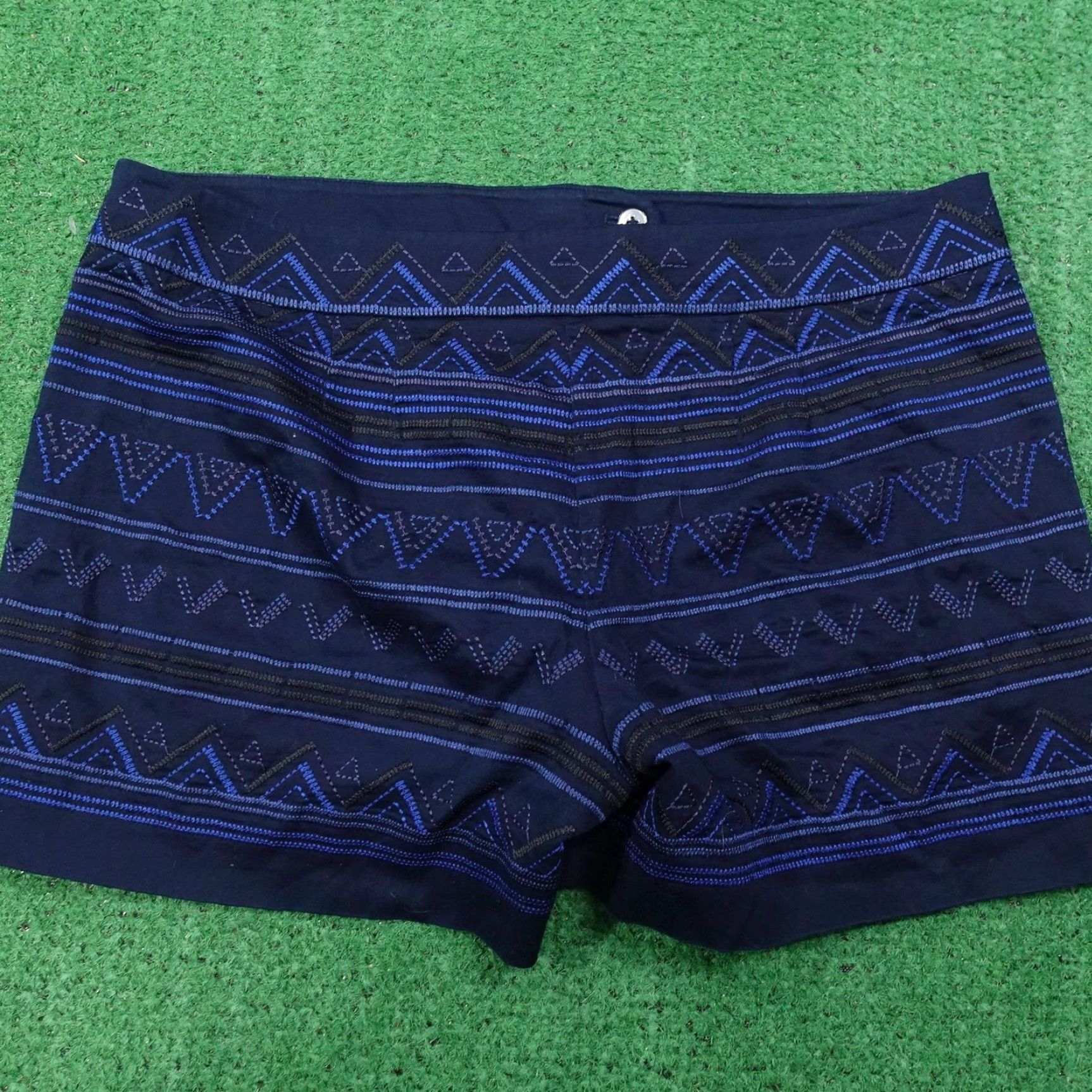 White House Black Market White House Black Market Shorts Womens 14 Blue Twill Embroidered Geometric Hot Pants Size 36" / US 14 / IT 50 - 3 Thumbnail