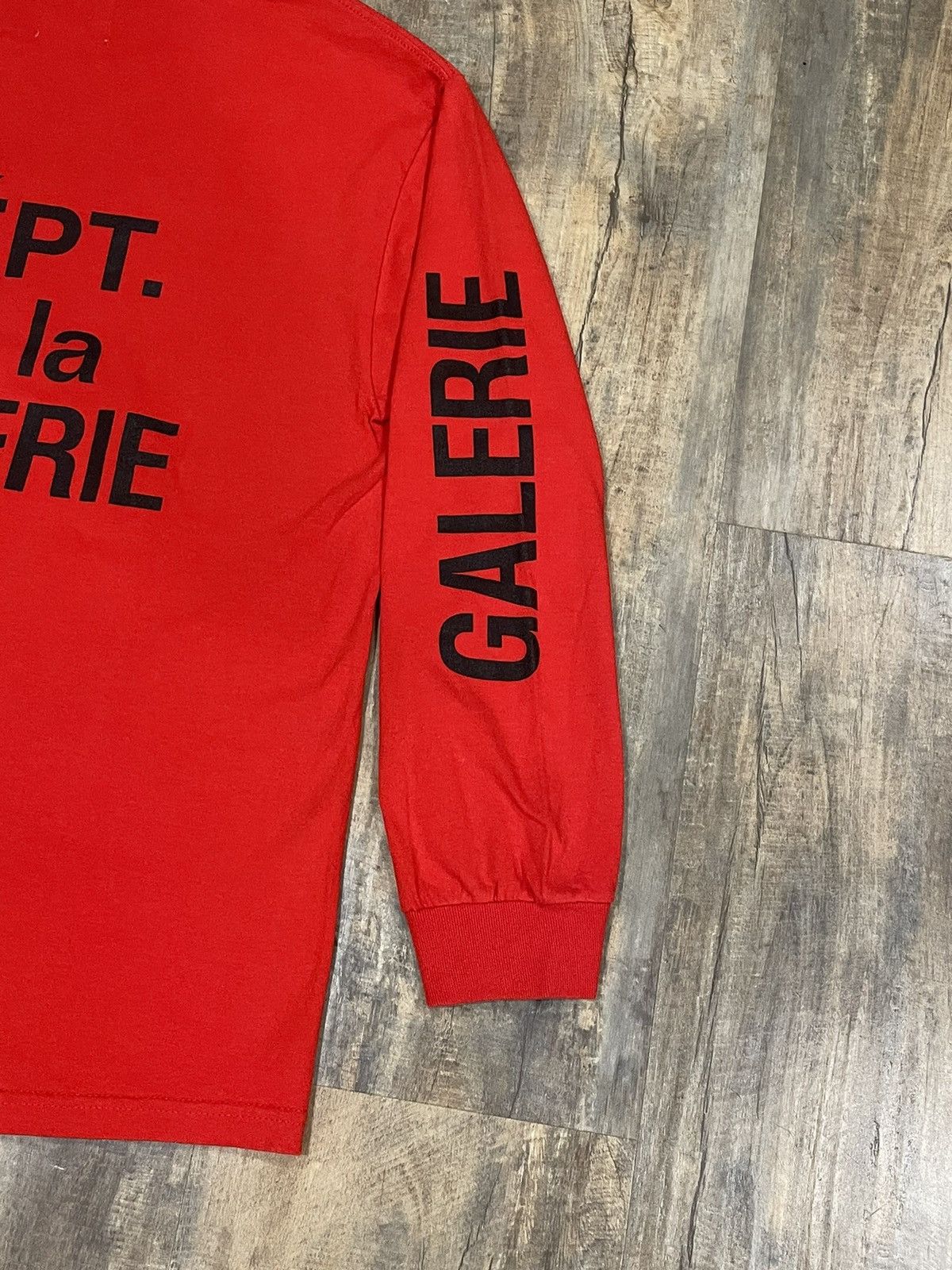 Gallery Dept. RARE Gallery Dept French Collector Souvenir Logo Red L/S Tee Size US S / EU 44-46 / 1 - 5 Thumbnail