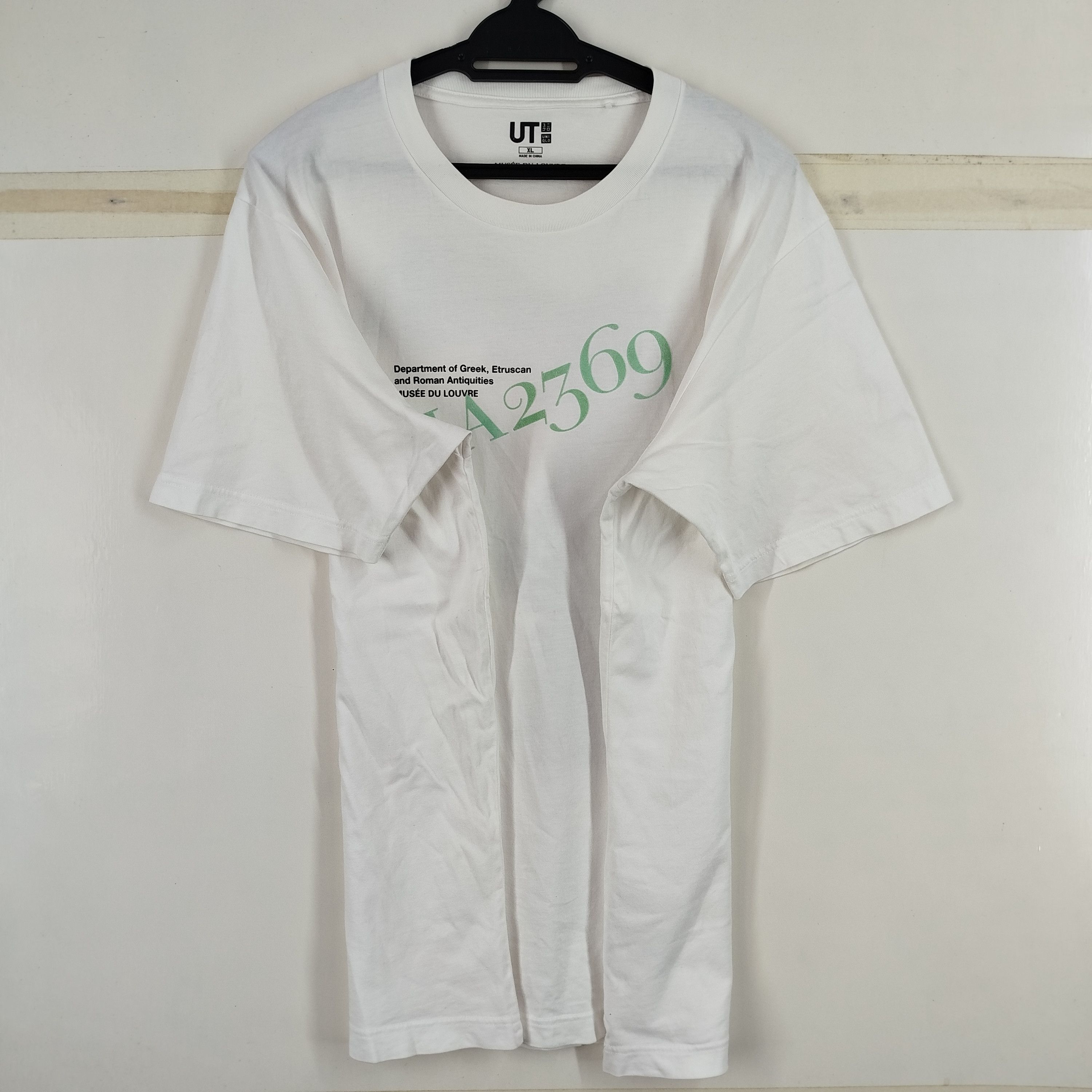 Designer × Uniqlo Uniqlo Musee Du Louvre Peter Saville 07 Backhit Cool Design Size US L / EU 52-54 / 3 - 7 Thumbnail
