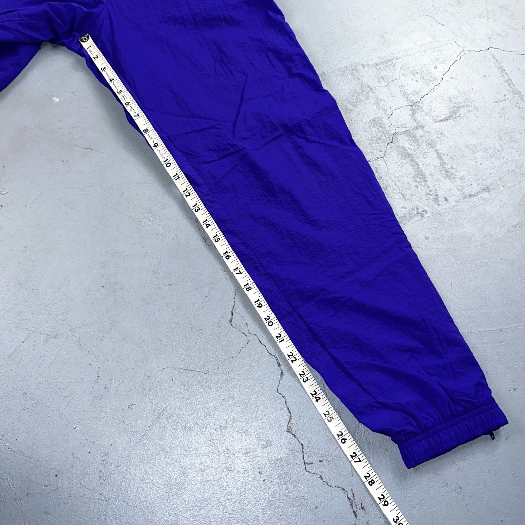 Nike VINTAGE Nike 90s Windbreaker Track Pants Men S Purple Nylon Activewear Zip Size US 29 - 4 Thumbnail