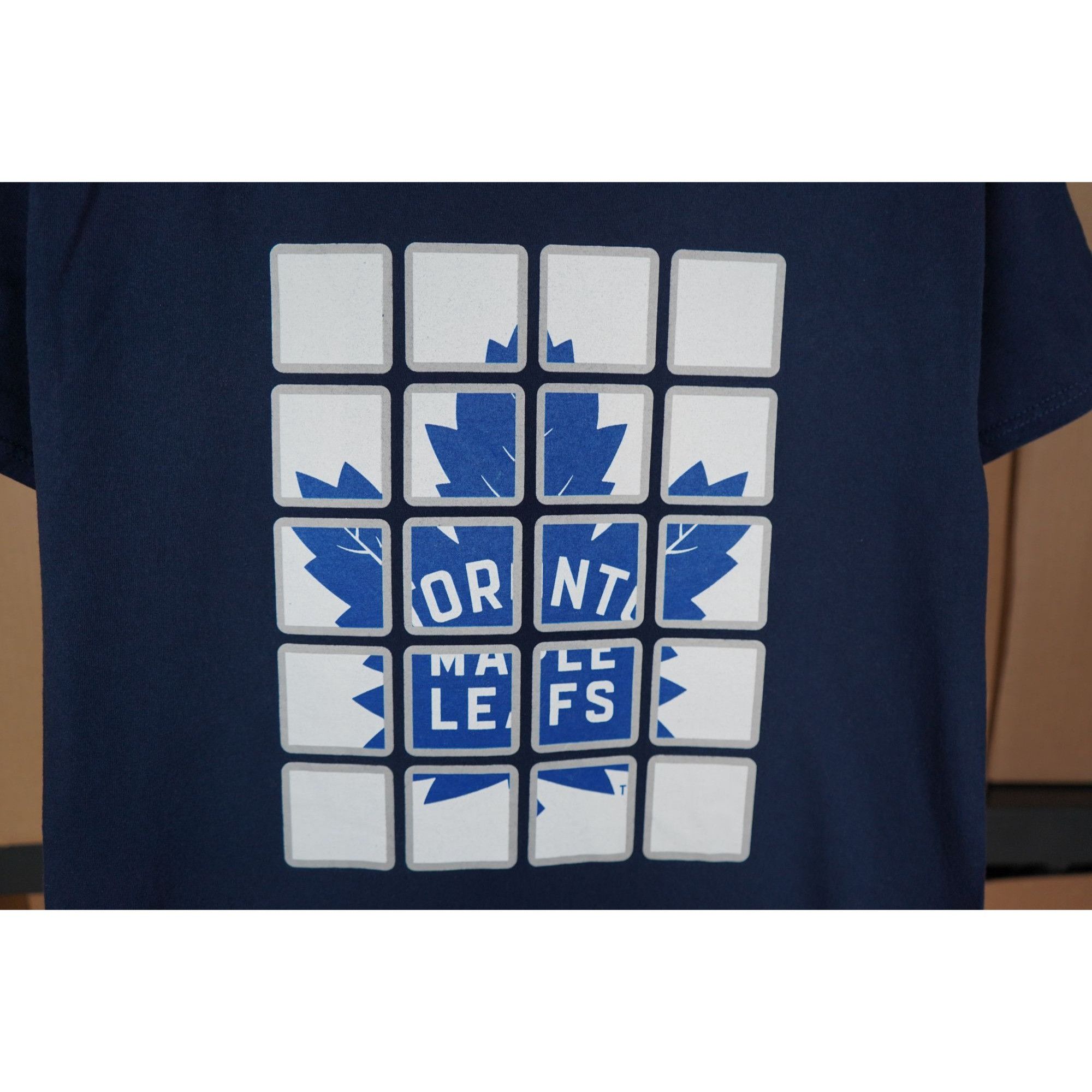 NHL Toronto Maple Leaf X Twizzlers Sports Tshirt Medium Size US M / EU 48-50 / 2 - 3 Thumbnail