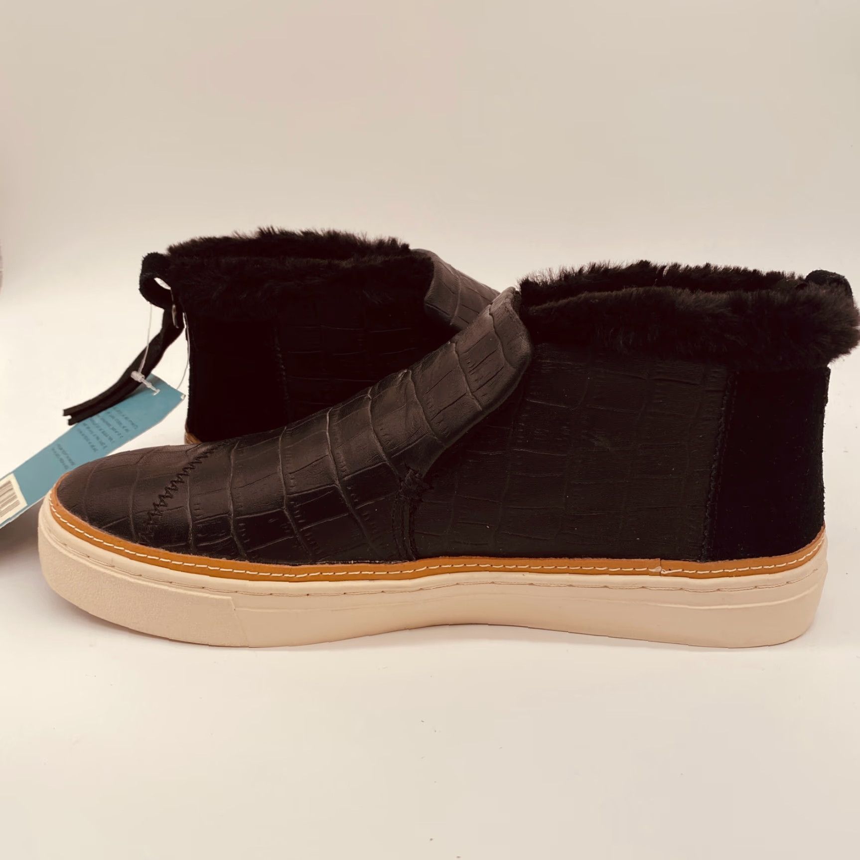 Toms TOMS Paxton Slip On Sneakers Womens 8.5 Black Crocodile Embossed Leather Shirt Womens Shoes Crocodile Embossed Leather 90s? Size US 7 / IT 37 - 7 Thumbnail