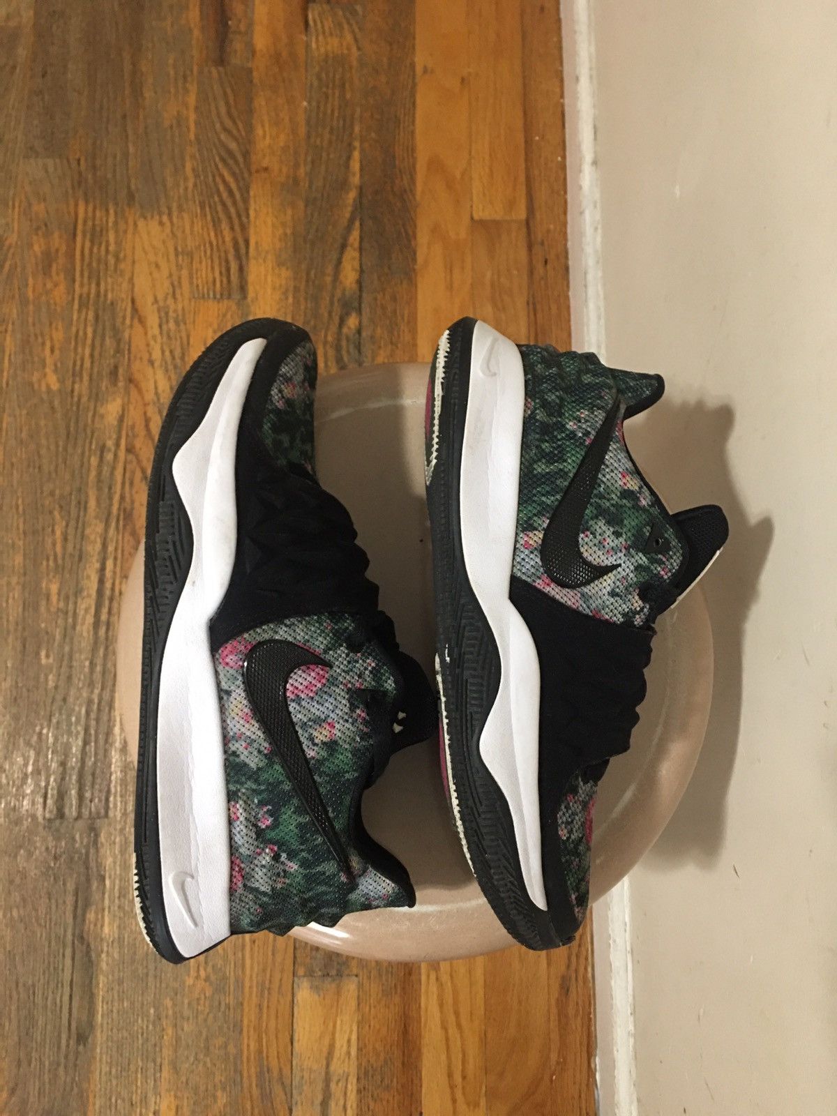Nike Nike Kyrie low 1 Size US 9.5 / EU 42-43 - 2 Thumbnail