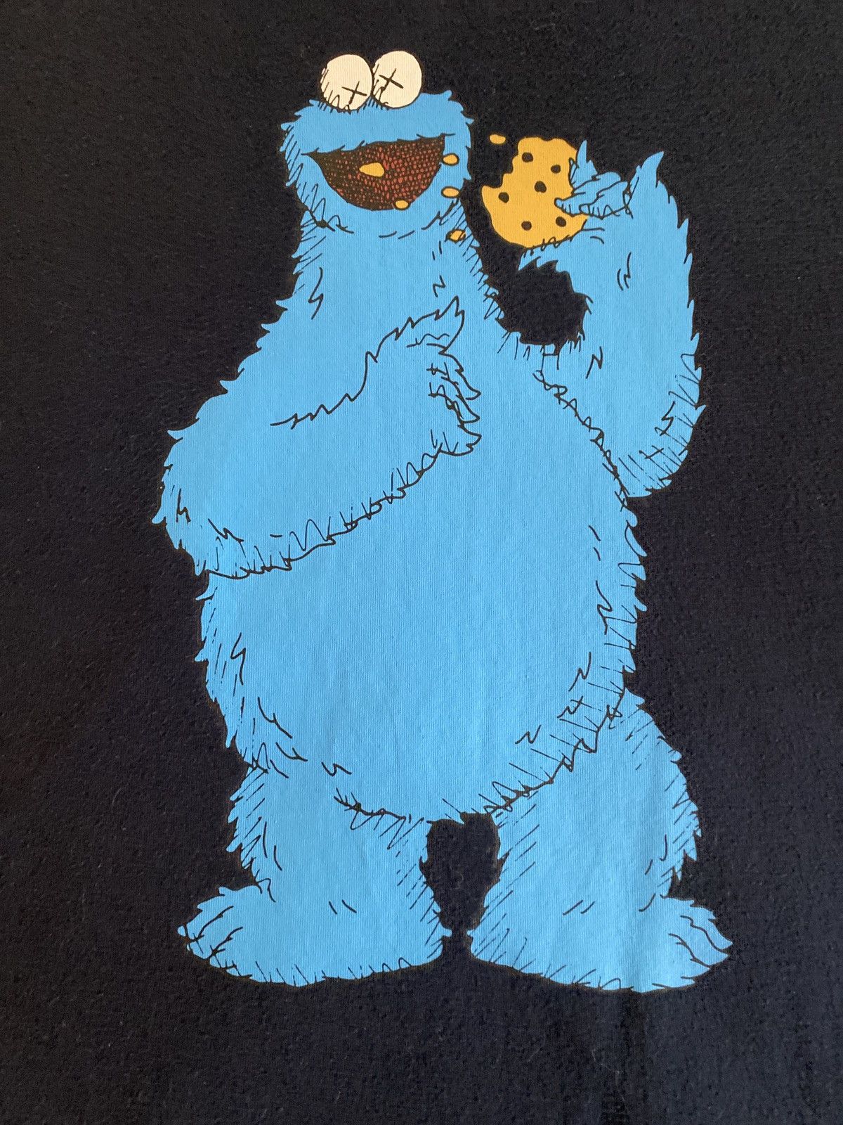 Kaws × Uniqlo Uniqlo X KAWS X Sesame Street “Cookie Monster” T!!! Size US XL / EU 56 / 4 - 2 Thumbnail