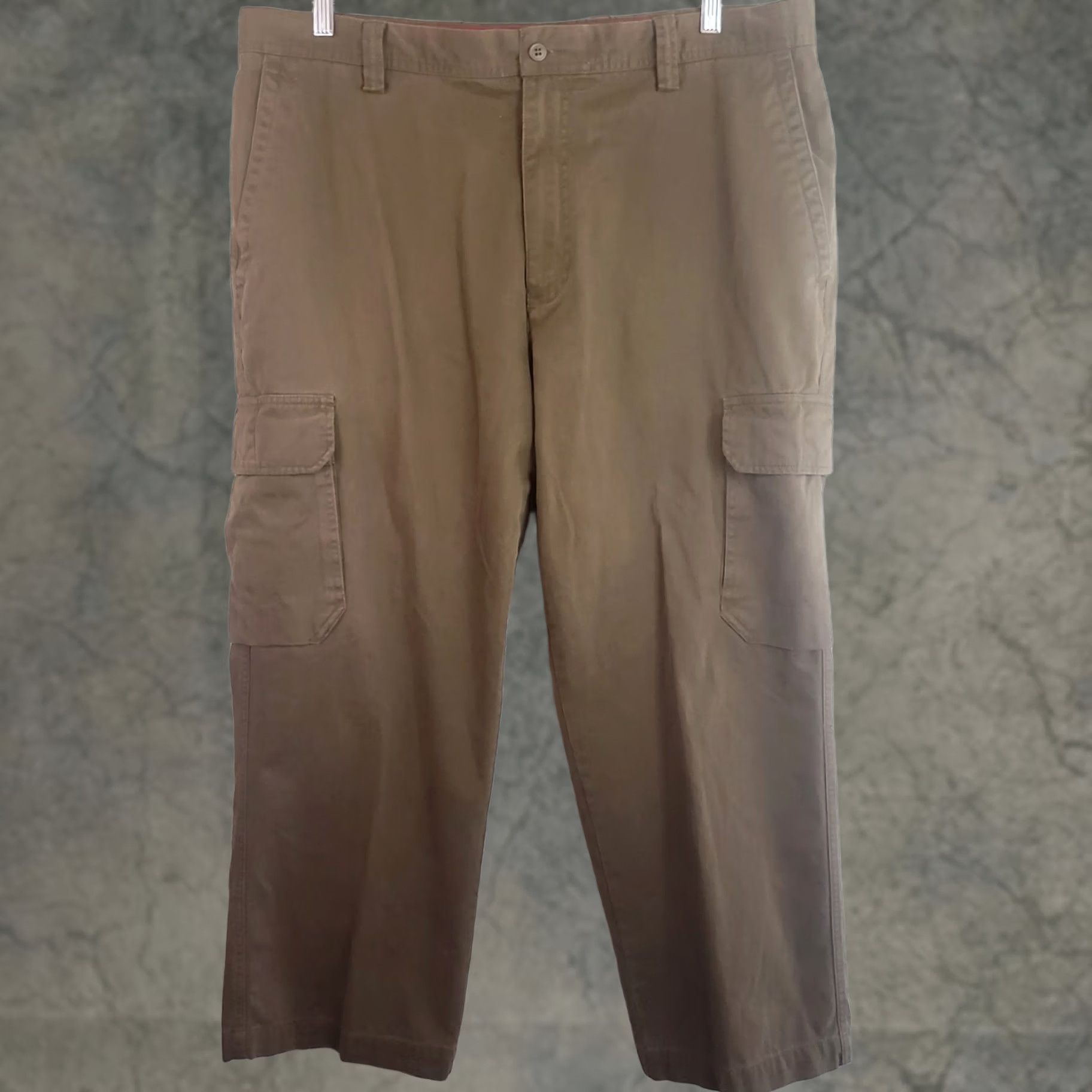Dockers DOCKERS Men Cargo Pants Brown Flat Front 38x27 Relaxed Straight Pockets Workwear Casual Jeans/Chino Style Size US 38 / EU 54 - 1 Thumbnail