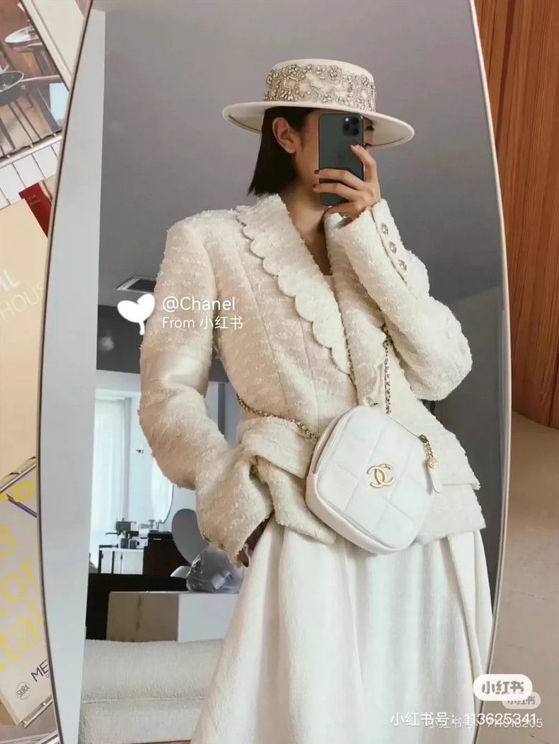 Chanel Chanel 20k equestrian series white lapel wavy tweed coat Size XXS / US 00 / IT 34 - 9 Thumbnail
