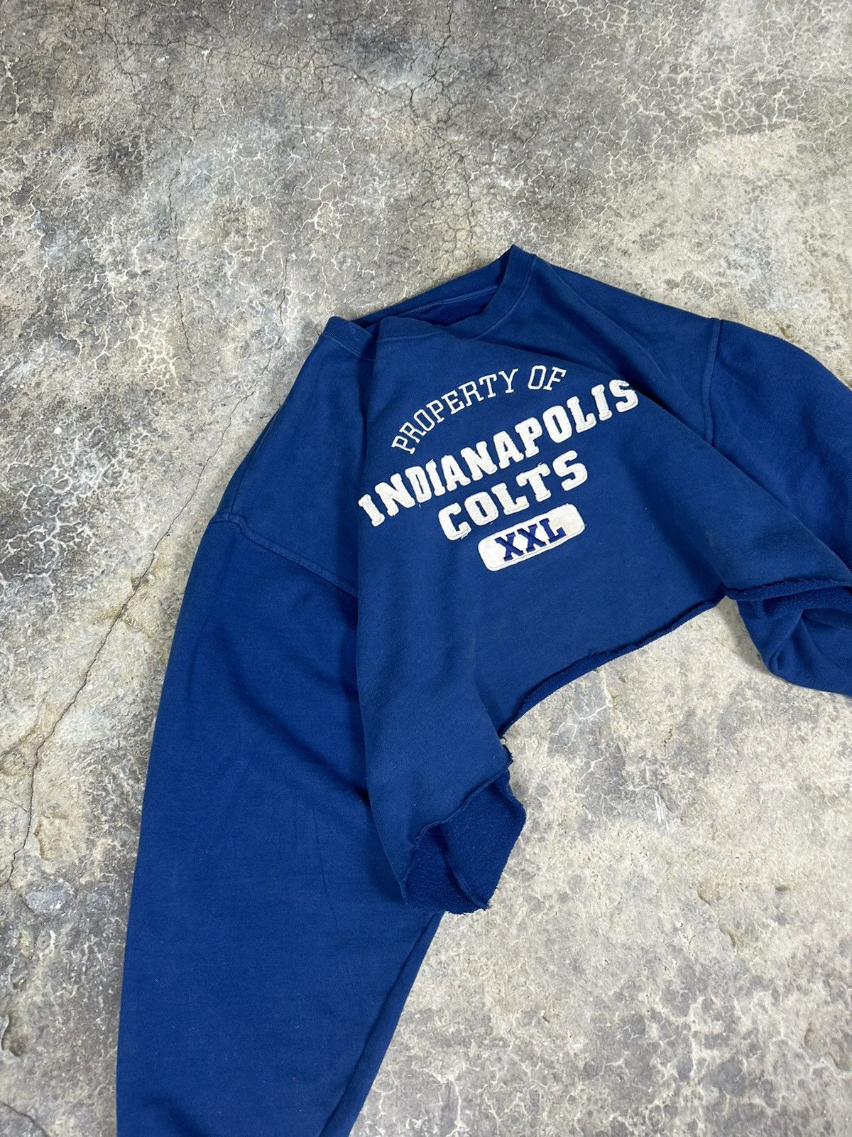 Vintage Vintage Cropped and Thrashed Indianapolis Colts Sweater Size US L / EU 52-54 / 3 - 2 Thumbnail