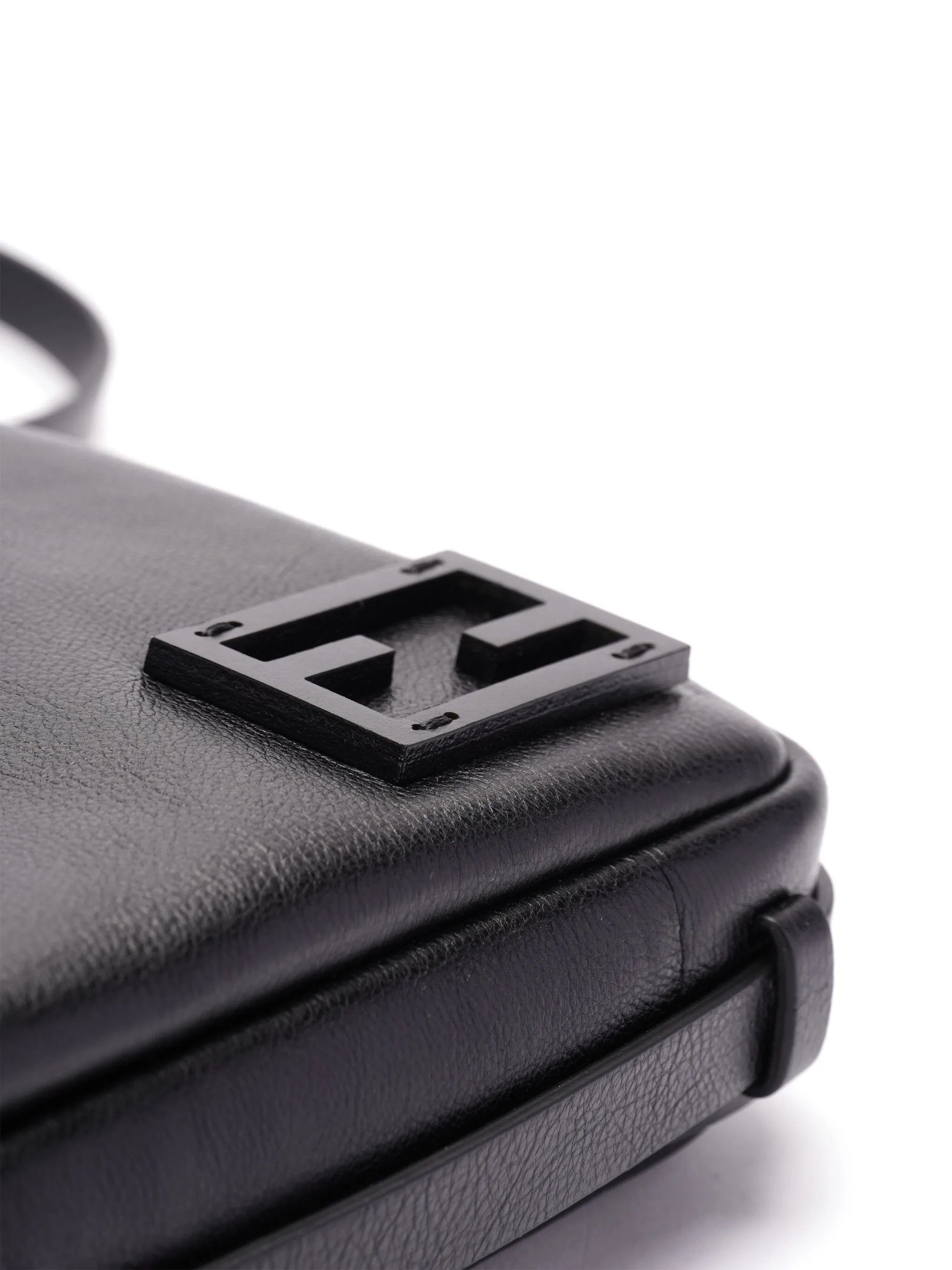 Fendi o1s1wg110126 Size: OS / Simply Shoulder Bag in Black Size ONE SIZE - 5 Thumbnail