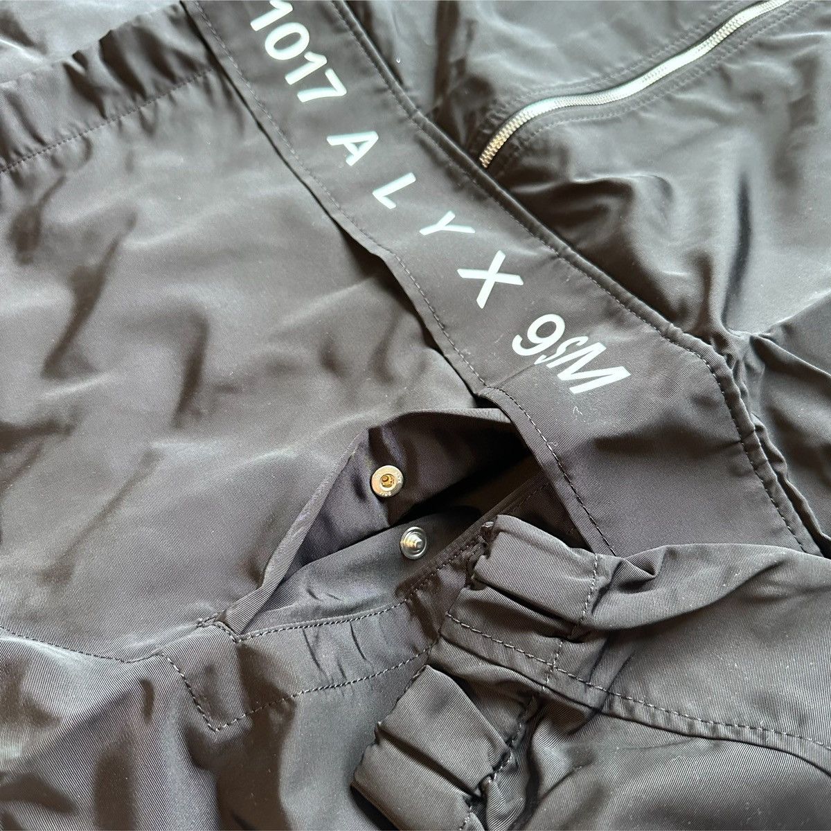 1017 ALYX 9SM 1017 ALYX 9SM Track Windbreaker Size US S / EU 44-46 / 1 - 18 Thumbnail
