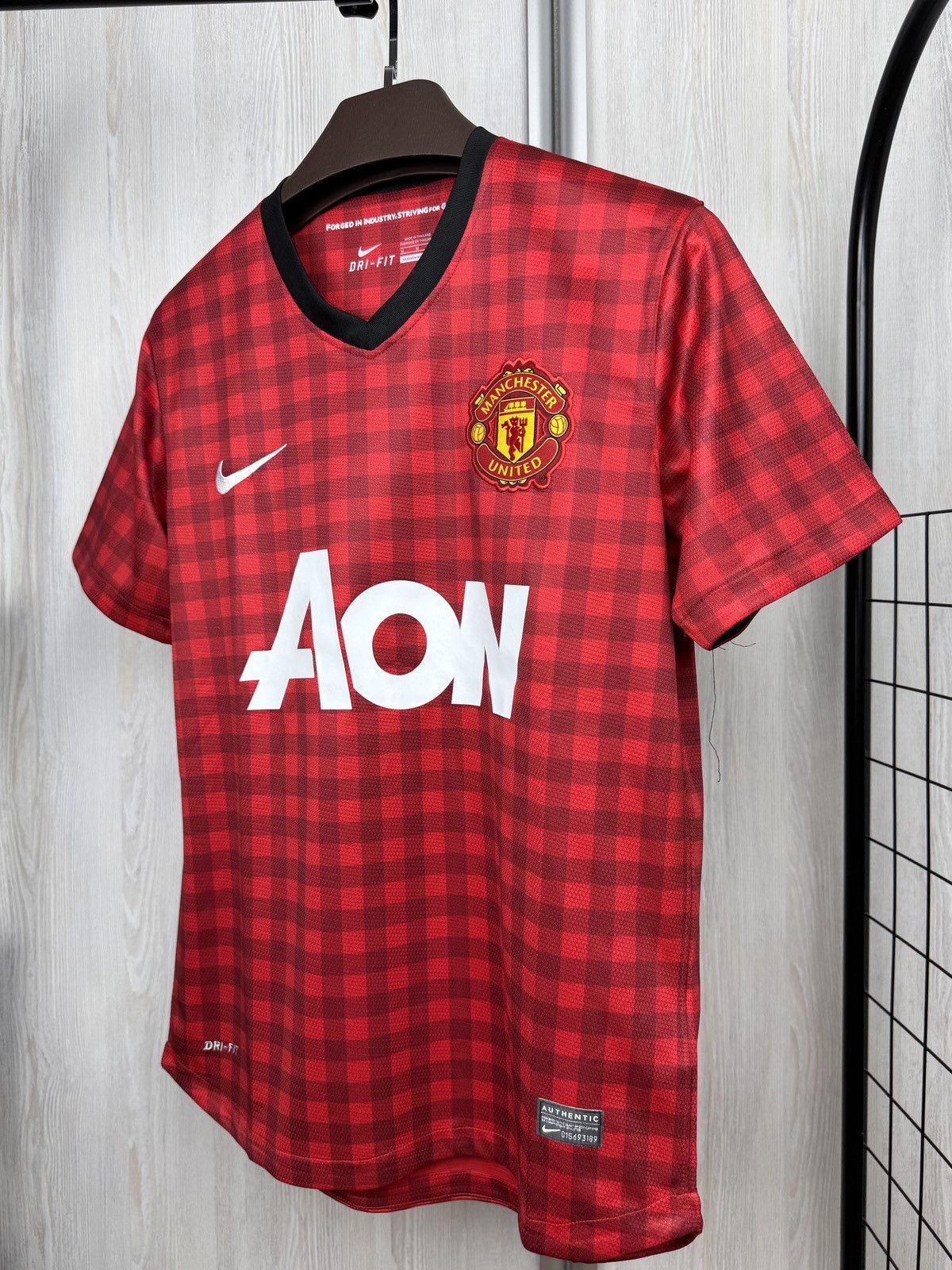 Vintage Manchester United 2012 2013 #15 Vidic home soccer jersey Size US M / EU 48-50 / 2 - 6 Thumbnail