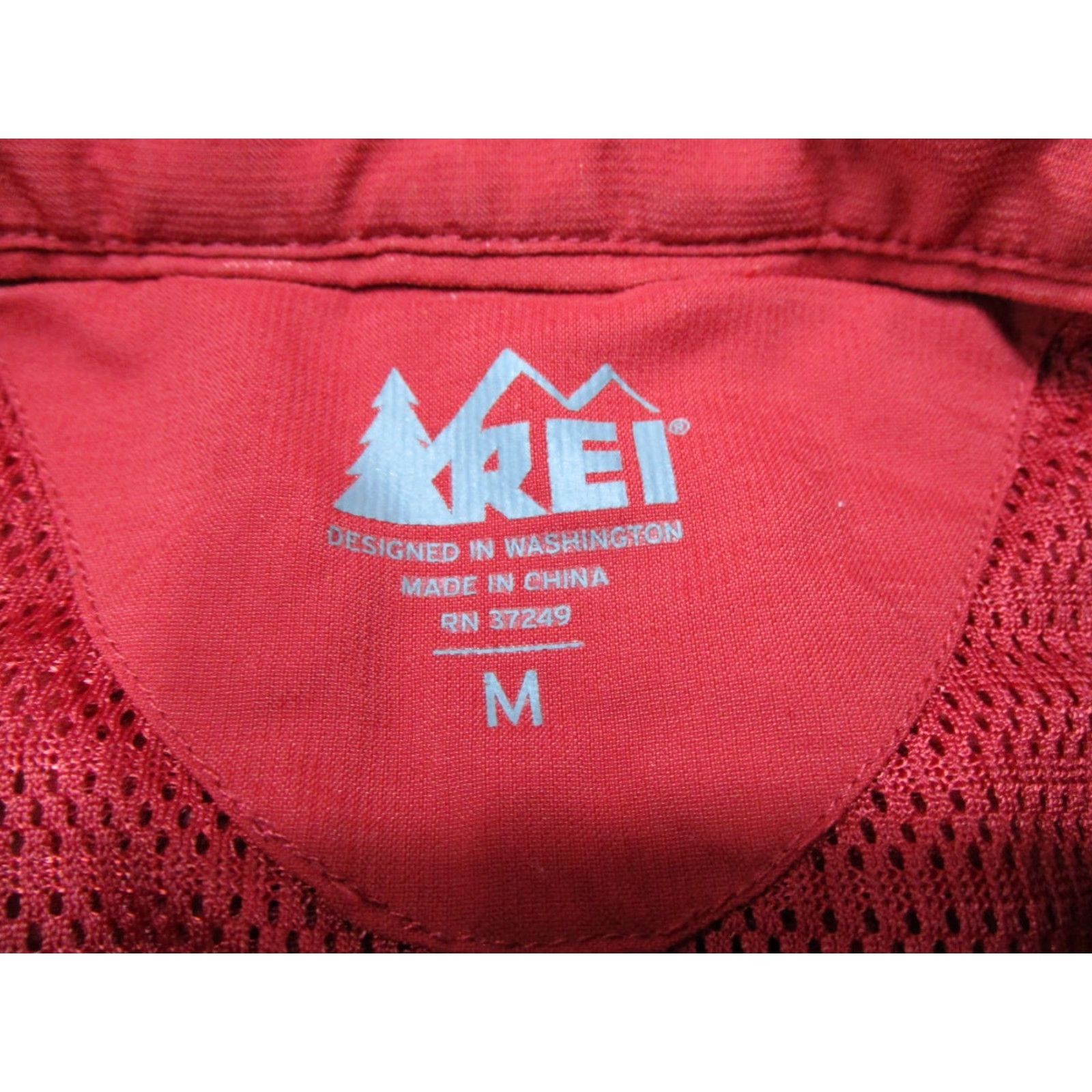 Vintage REI Shirt Mens M Button-Down Red Nylon Blend Pocket Vent Front Pocket Breathing Lightweight Outdoor Casual Beach Hiking Fishing 90s? Size US M / EU 48-50 / 2 - 2 Thumbnail