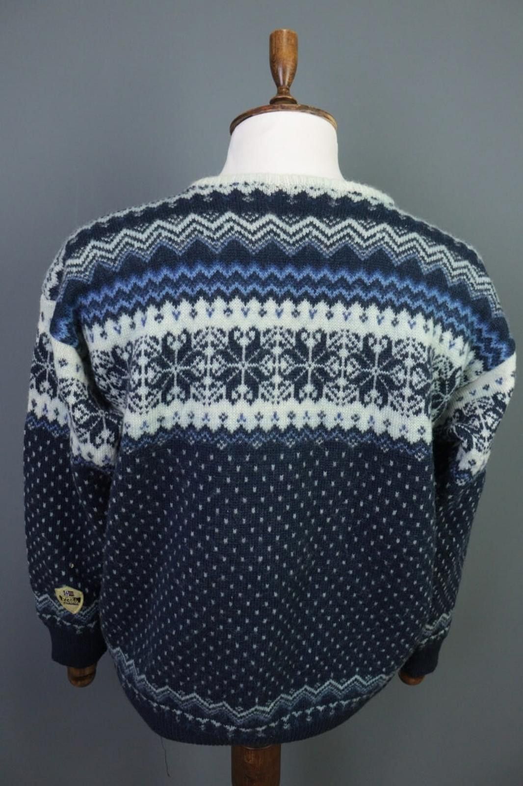 Dale Of Norway Wind-Fjord Blue Fair Isle Snowflake Wool Sweater Size M/L Size US M / EU 48-50 / 2 - 12 Thumbnail