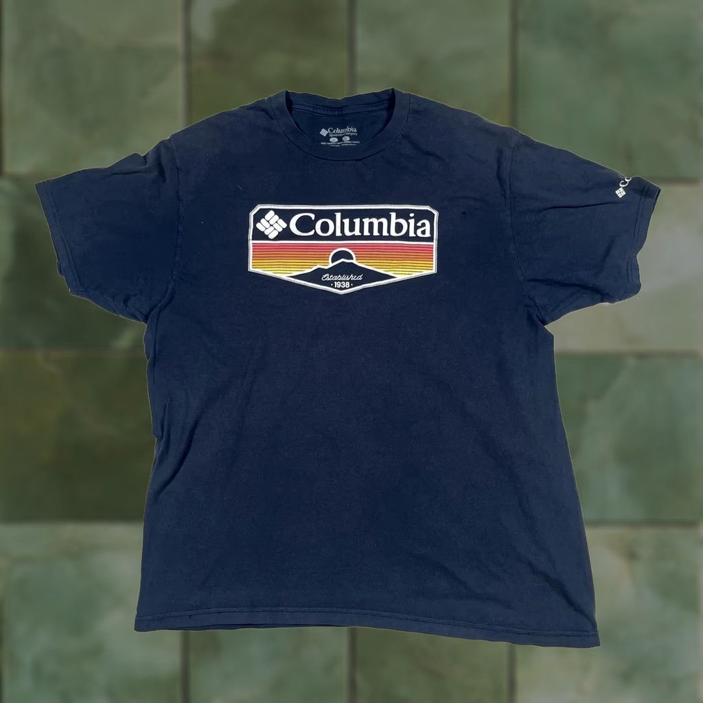 Vintage Columbia Shirt Mens Large Blue Established 1938 Logo Graphic Outdoor Hiking Tee Size US L / EU 52-54 / 3 - 1 Thumbnail