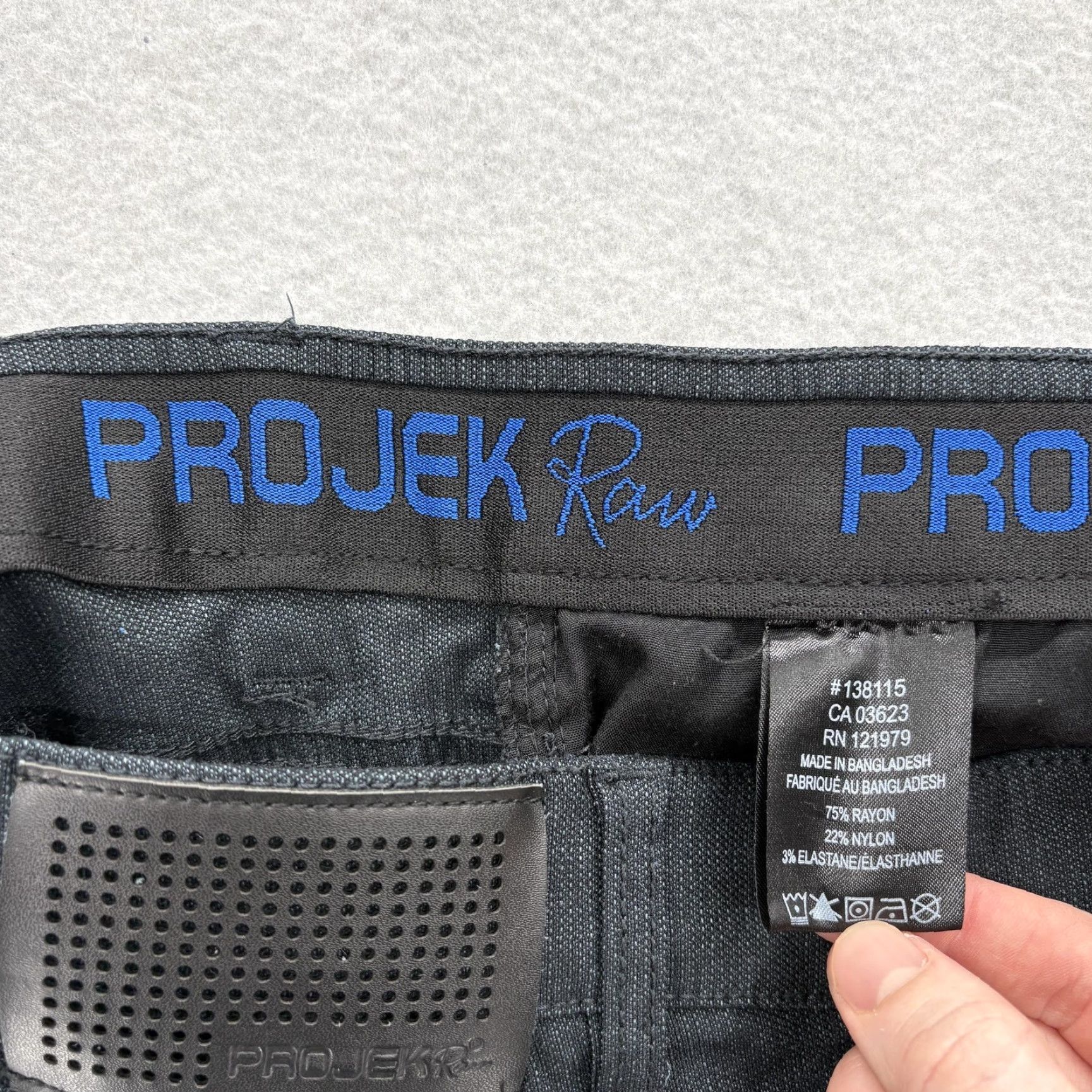 Vintage PROJEK Raw ACTI FLEX Pants Slim 5-Pocket Men 30x32 Black Chino Material Rayon Nylon Spandex Skinny Front Zip Logo Comfort Pockets Casual Vintage No Size US 30 / EU 46 - 4 Thumbnail