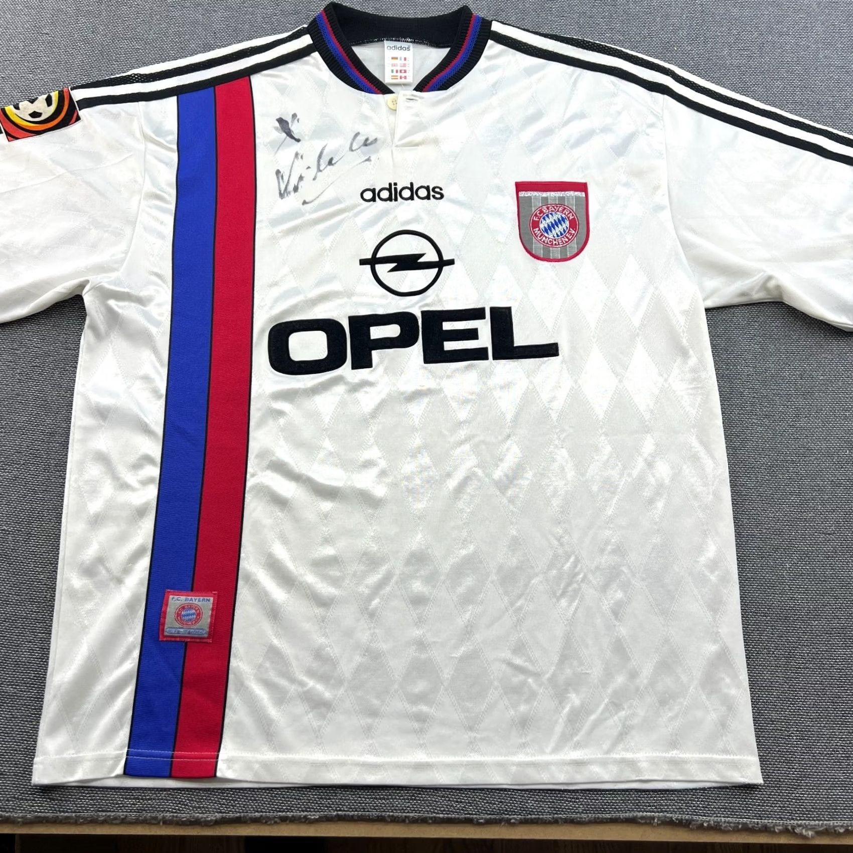 Adidas adidas Bayern Munich Samuel Kuffour 1996 1997 1998 Away Football Jersey Mens T-Shirt XL White Adidas Shirt Boys? Size US XL / EU 56 / 4 - 3 Thumbnail
