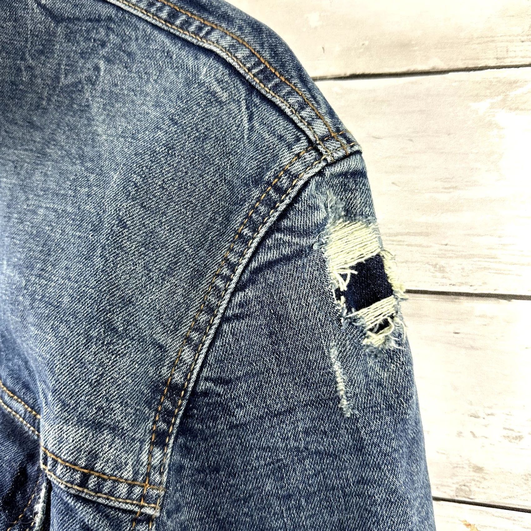 Old Navy Old Navy Denim Jacket Blue Men's XL Distressed Look EUC Denim Jacket Men XL Blue Size US 36 / EU 52 - 7 Thumbnail