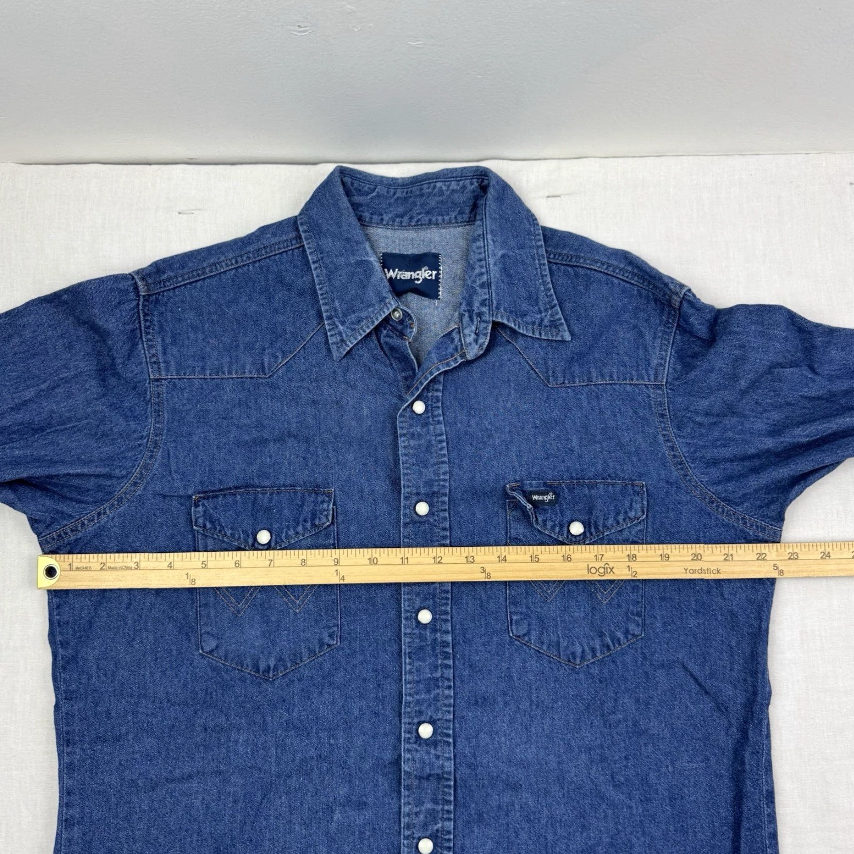 Wrangler VINTAGE Wrangler Denim Pearl Snap Shirt Adults Large Blue Western Shirt Men's L Denim Pearl Snap Western 90s Wrangler Shirt Mens Size US L / EU 52-54 / 3 - 5 Thumbnail