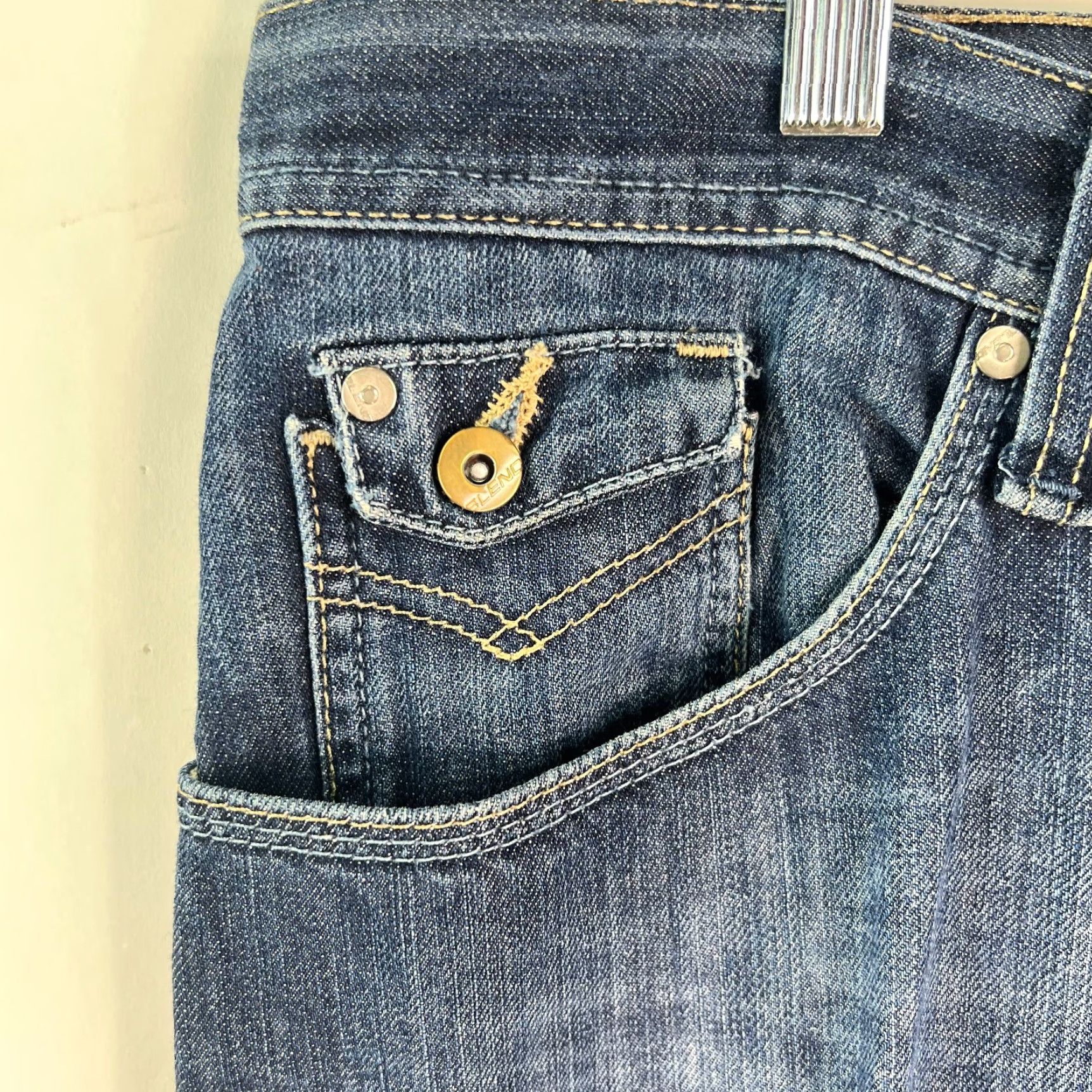 Vintage Blend Jeans Mens Flat Front Dark Wash Button Fly Blue Straight Denim Jeans 32 Regular 5-Pocket Blue Mens Size US 36 / EU 52 - 7 Thumbnail