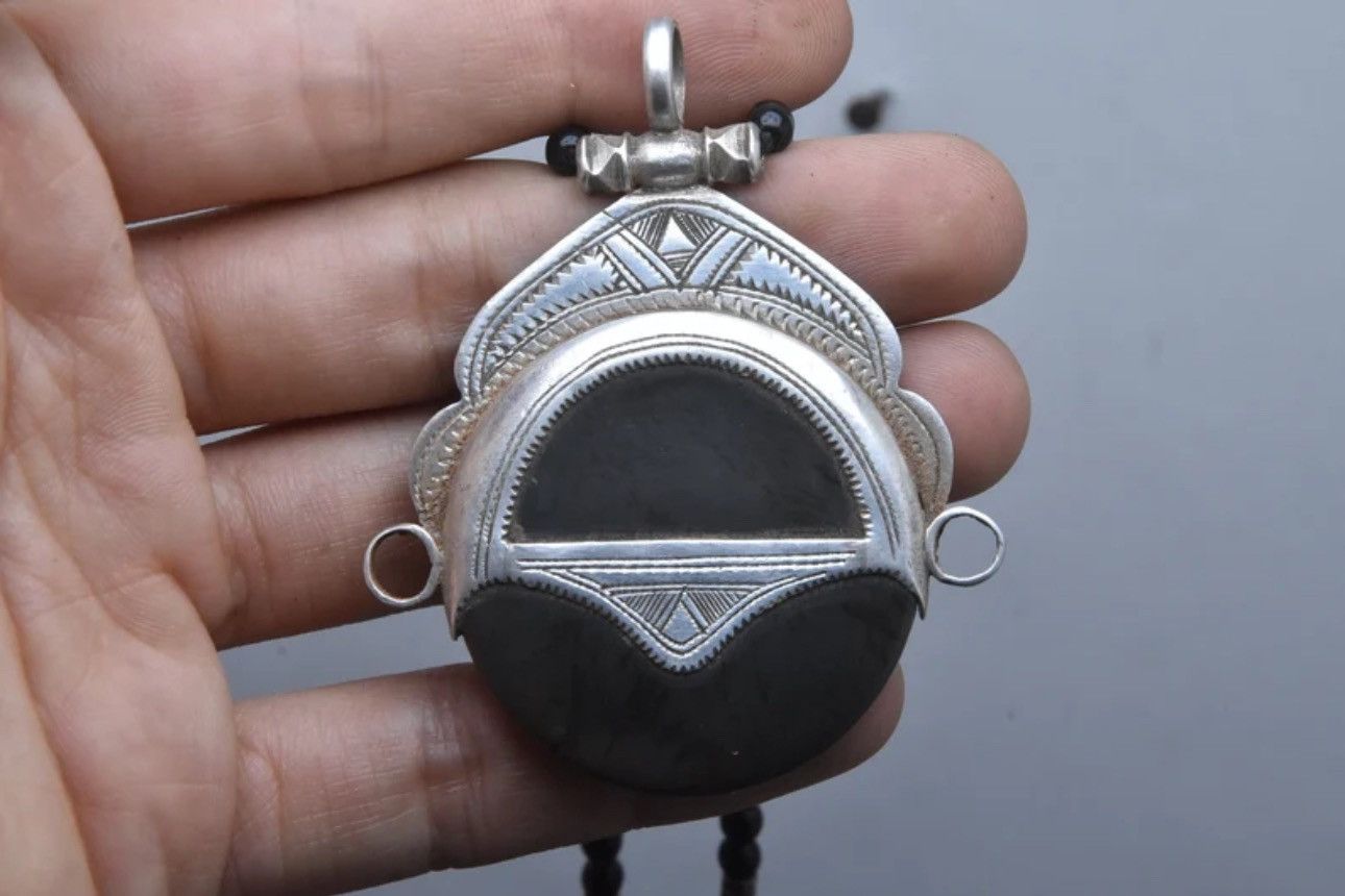 Jewelry × Vintage Necklace Silver Pendant Black Beads Tuareg Size ONE SIZE - 4 Thumbnail