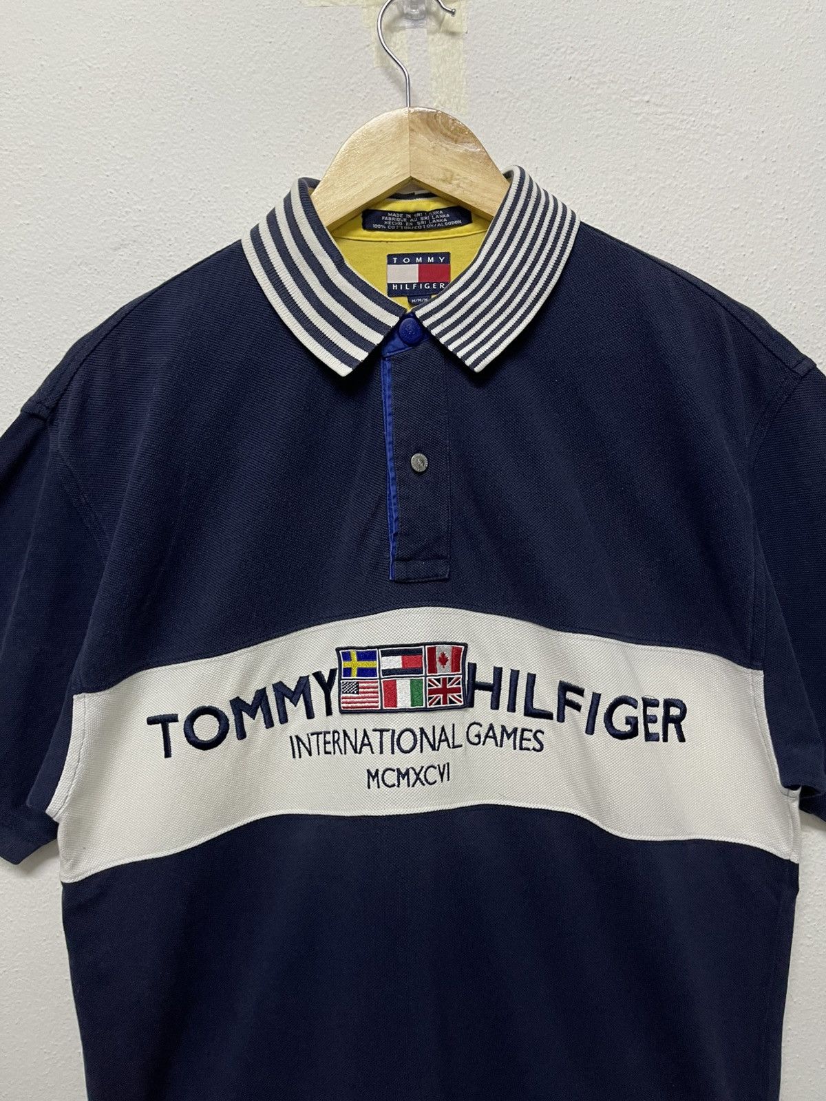 Tommy Hilfiger 90s TOMMY HILFIGER FLAG INTERNATIONAL GAMES POLO SHIRT Size US M / EU 48-50 / 2 - 5 Thumbnail