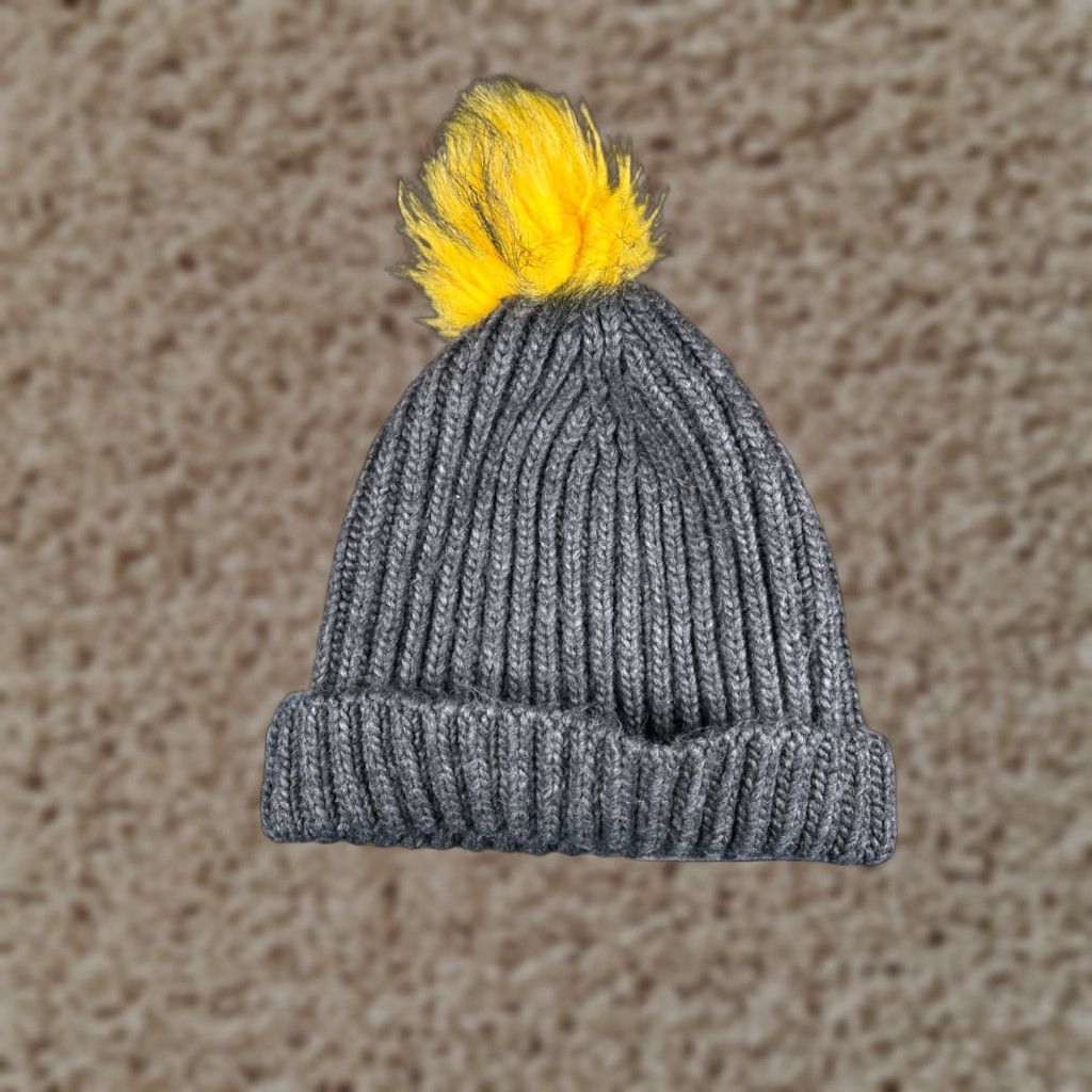Vintage Maurices Beanie Hat Womens One Size Gray Double Knit Acrylic Faux Fur Pom Ski Size ONE SIZE - 1 Thumbnail