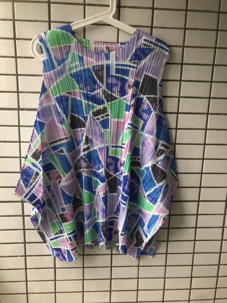 Issey Miyake Issey Miyake size:4 Blue and purple pleated vest Size XS / US 0-2 / IT 36-38 - 1 Thumbnail