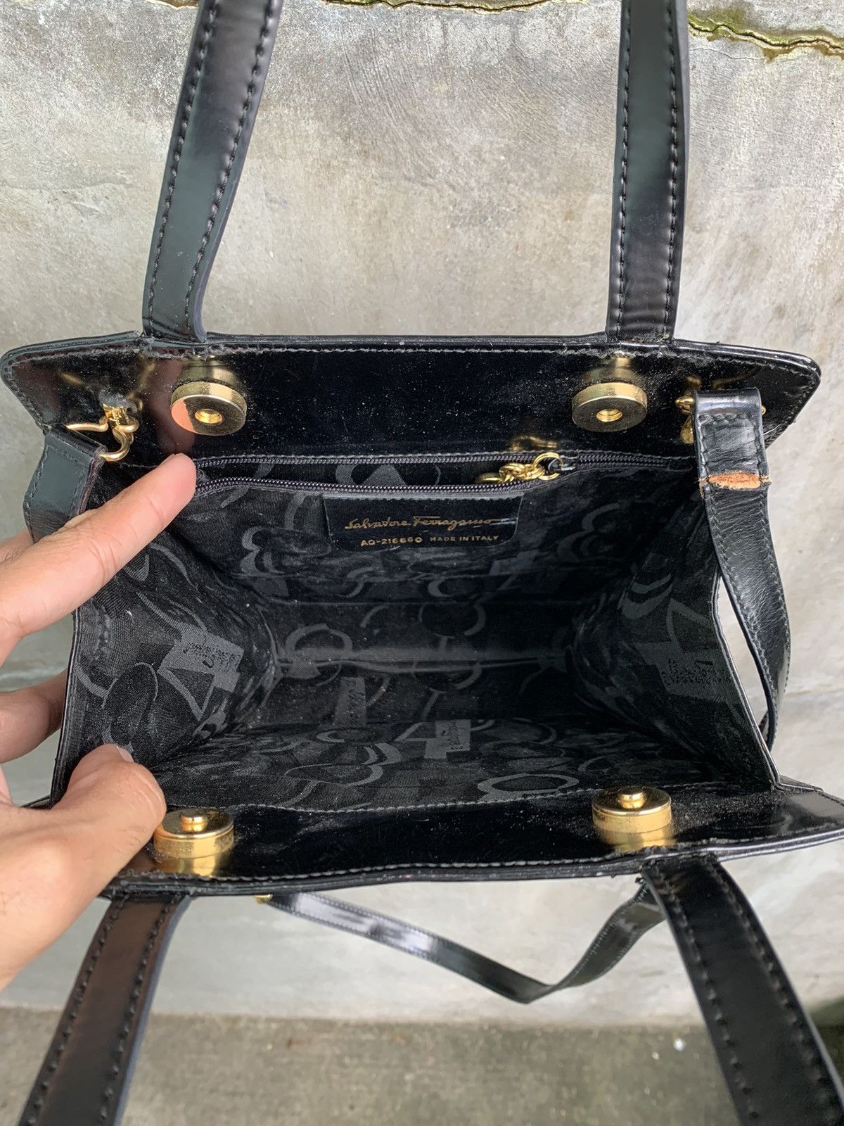 Salvatore Ferragamo 2 Way Gancini Shoulder Bag Size ONE SIZE - 7 Thumbnail