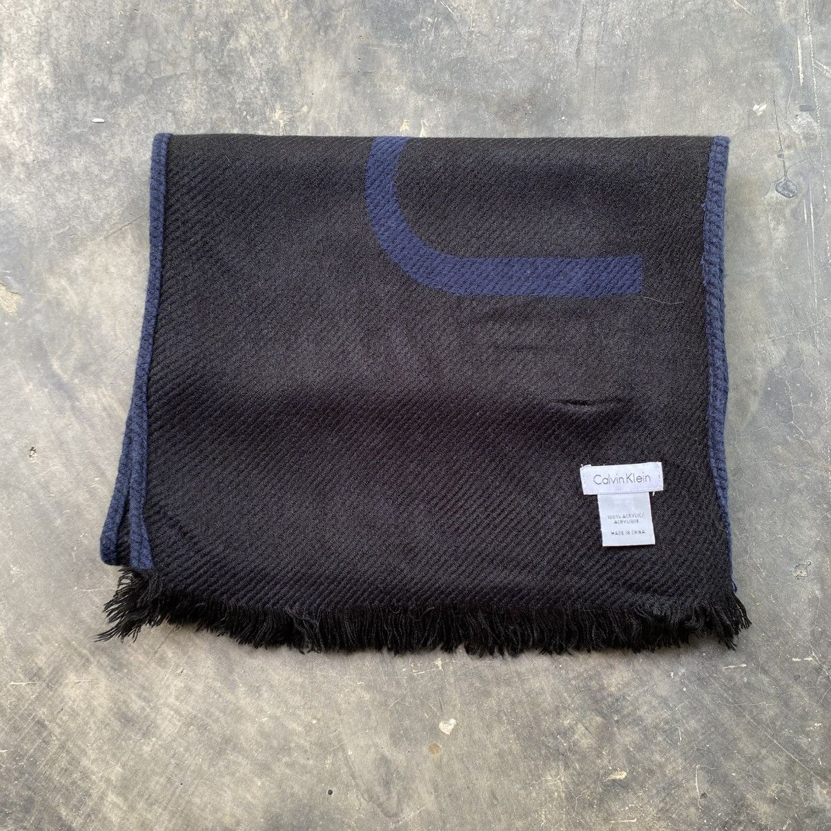Calvin Klein Calvin Klein Navy & Black Logo Fringe Scarf Size ONE SIZE - 12 Thumbnail