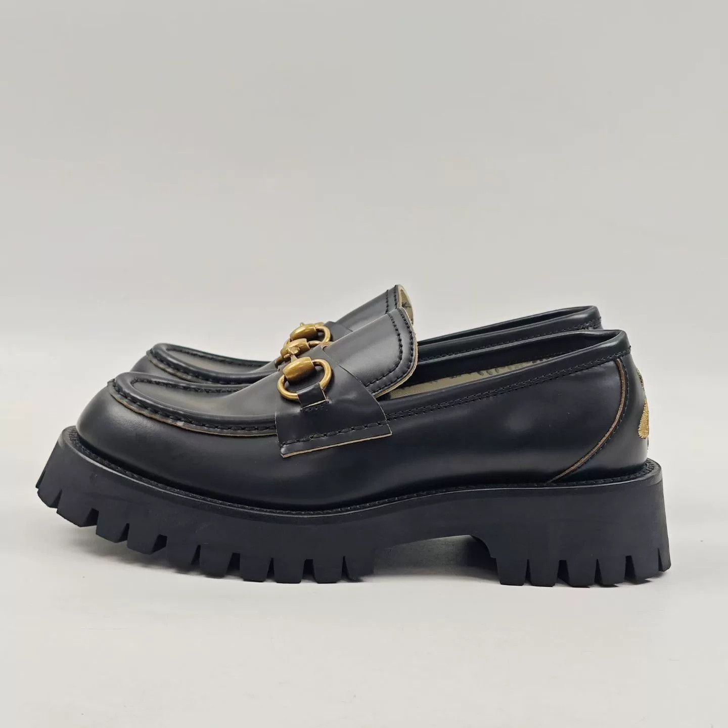 Gucci Gucci Black Bee Loafers Size 36 Size US 5 / IT 35 - 1 Thumbnail