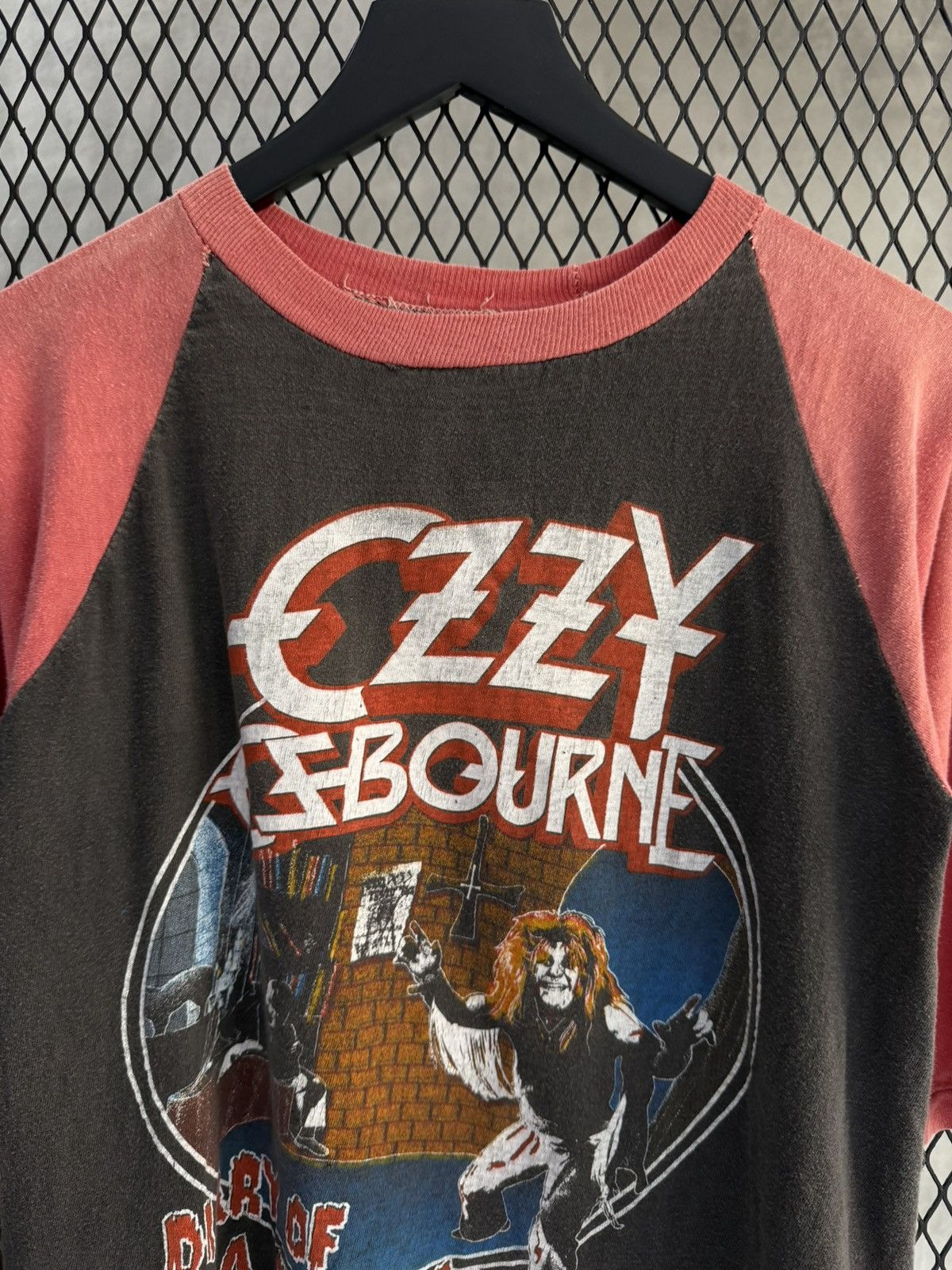 Vintage Vintage 1982 Ozzy Osbourne Diary Of A Madman Raglan Tee Size US L / EU 52-54 / 3 - 2 Thumbnail