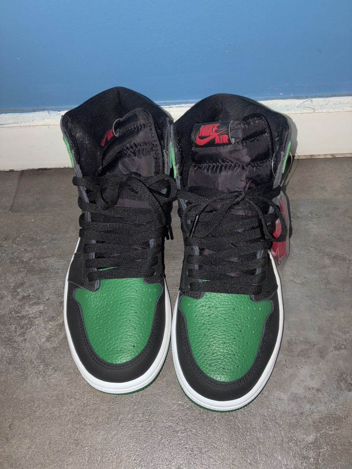 Jordan Brand Jordan 1 Pine Green Retro High Size US 9 / EU 42 - 3 Thumbnail