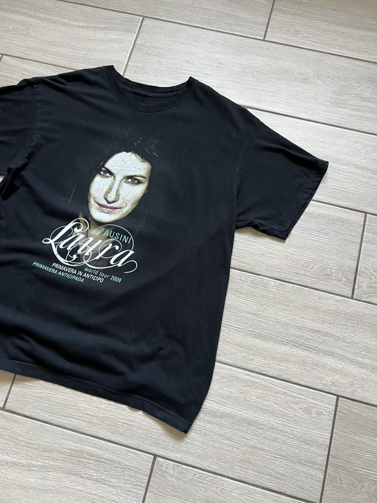 Band Tees 1997 Laura Pausini World Wide Tour Vintage T-Shirt Size US XL / EU 56 / 4 - 3 Thumbnail