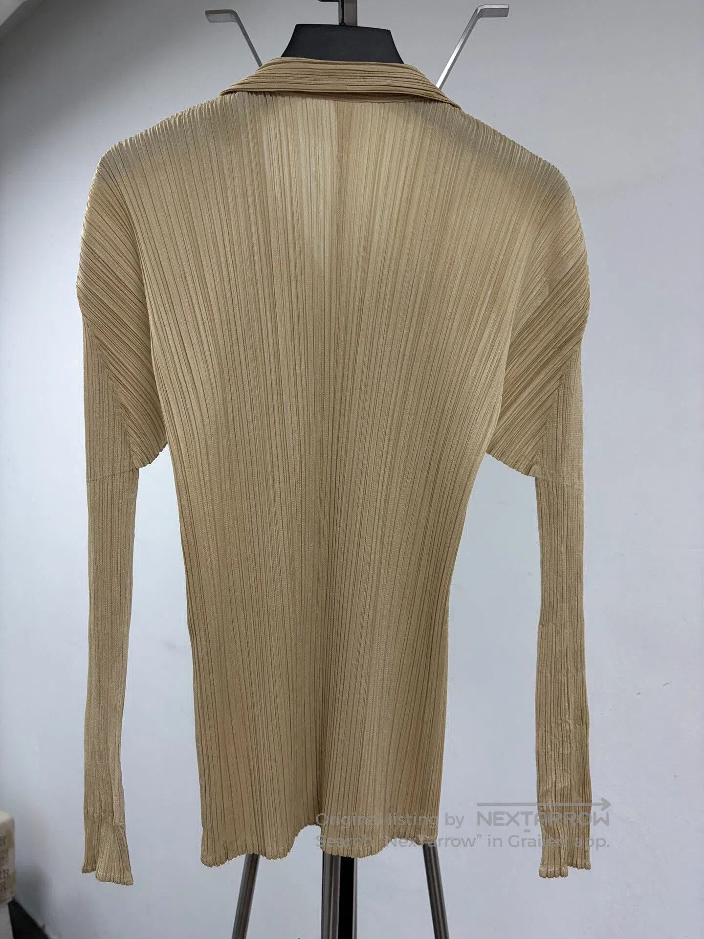 Issey Miyake Pleats Please Issey Miyake Champagne Top. Size L / US 10 / IT 46 - 2 Thumbnail