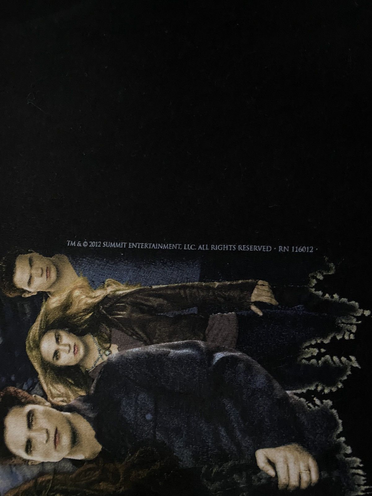 Vintage Vintage 2012 The Twilight Saga Breaking Dawn shirt Size US XL / EU 56 / 4 - 6 Thumbnail
