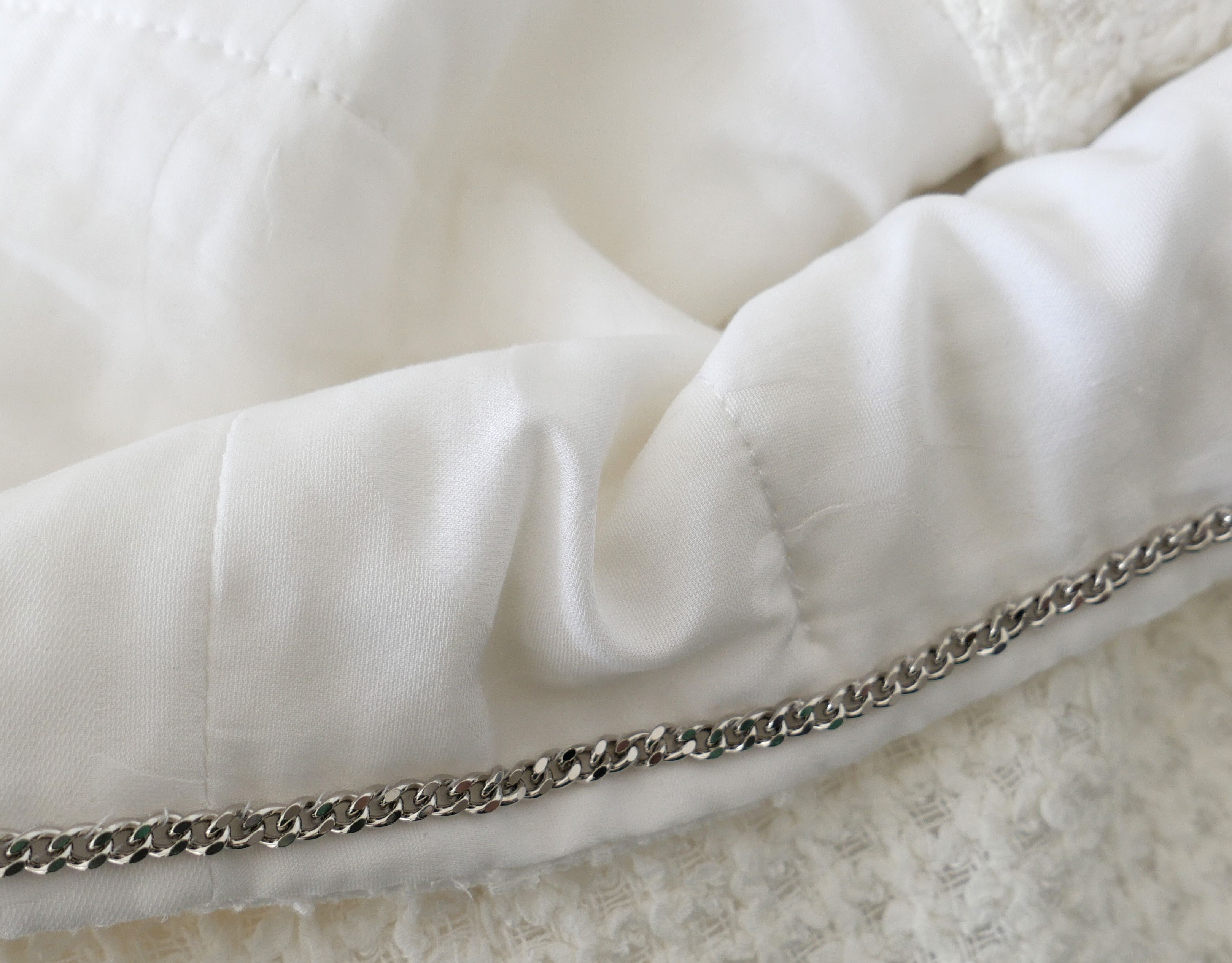 Chanel Chanel White Tweed Jacket 23P 2023 Pre Spring-Summer Size M / US 6-8 / IT 42-44 - 7 Thumbnail