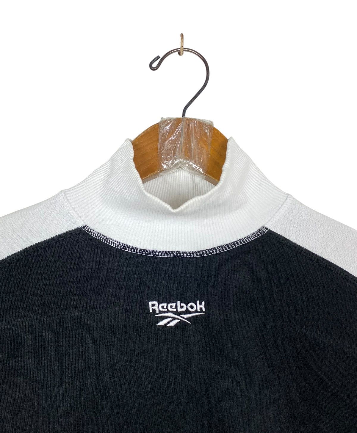 Reebok Rare‼️ Reebok Crop Sweatshirt Pullover Small Logo Size S / US 4 / IT 40 - 4 Thumbnail