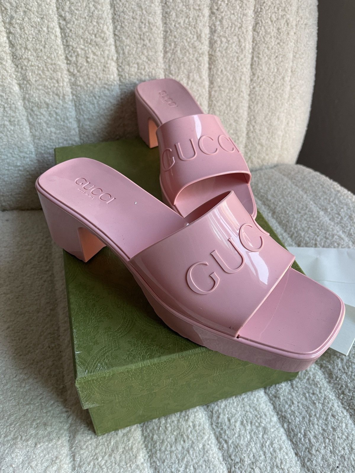 Gucci GUCCI Pink Rubber Slide Heeled Sandals Size 9 Size US 9 / IT 39 - 8 Thumbnail