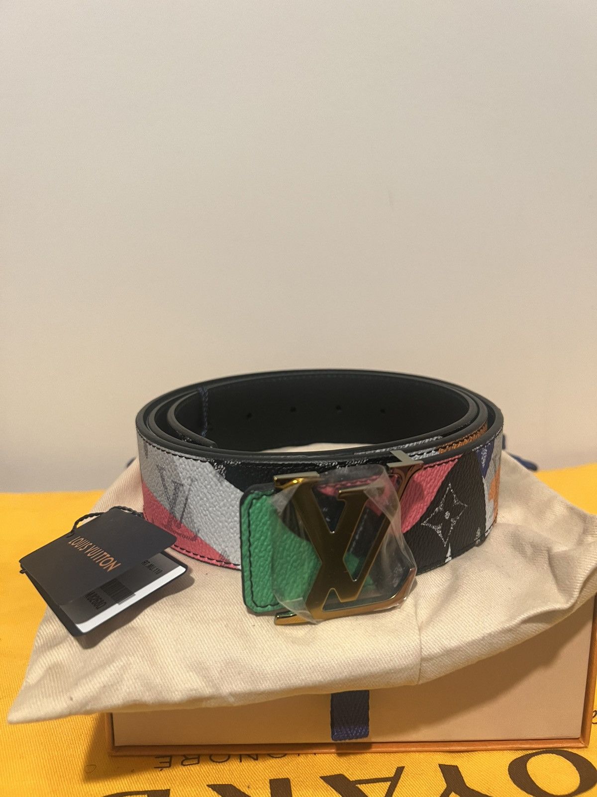 Louis Vuitton Louis Vuitton LV Kid Super Reversible Belt Size 44 - 1 Thumbnail