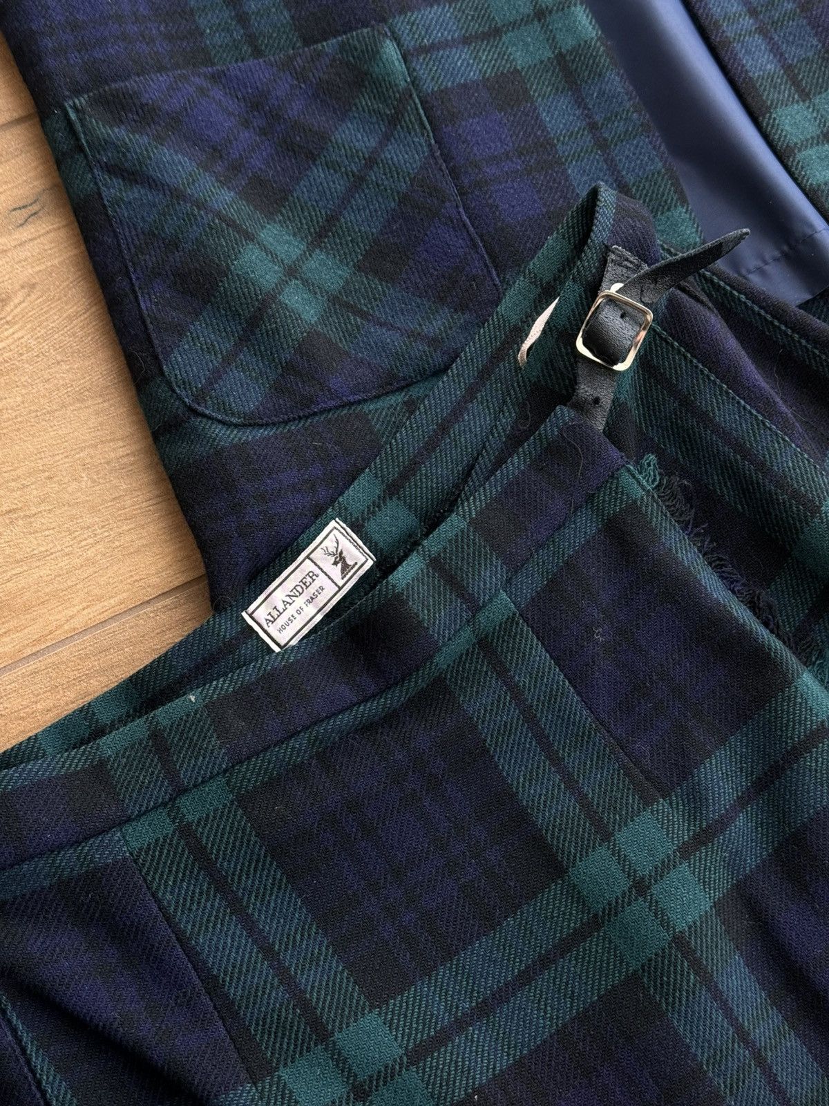 New England Shirt Company × Vintage Vintage Allander House of Fraser 90’s Tartan Wool Skirt&Vest Size 28" / US 6 / IT 42 - 3 Thumbnail