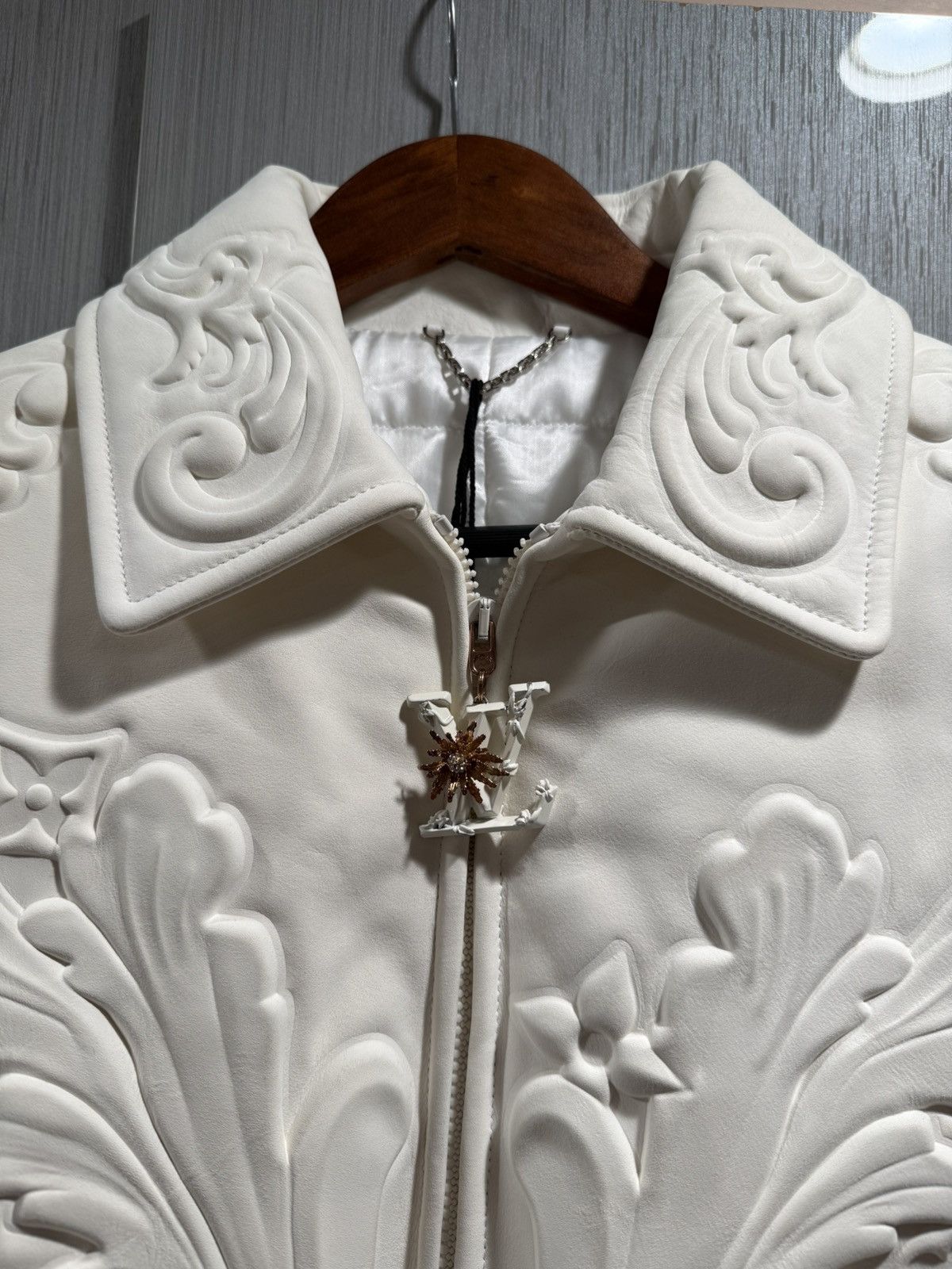 Louis Vuitton Louis Vuitton Leather Ornament Monogram Debossed Jacket Size US M / EU 48-50 / 2 - 3 Thumbnail